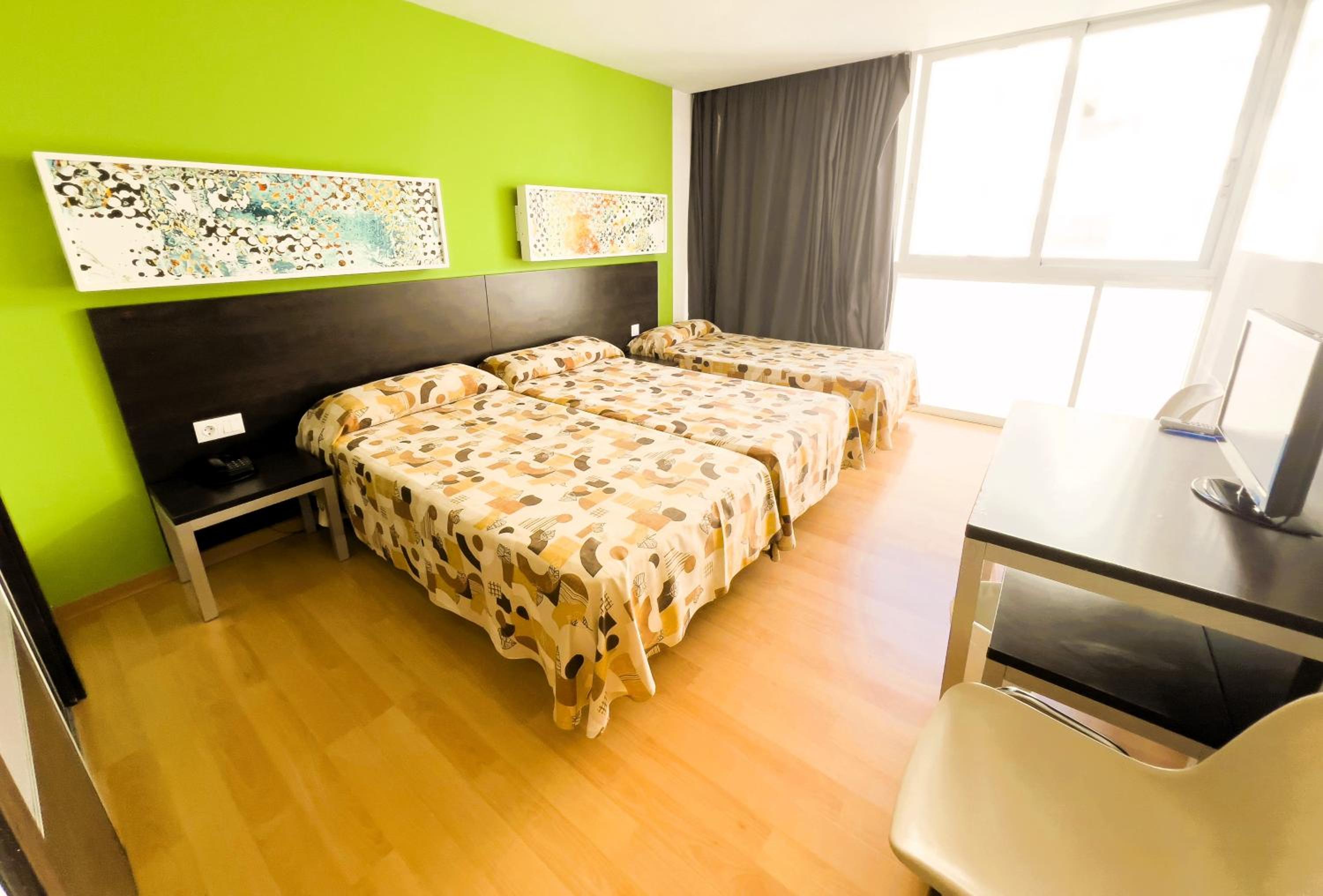 Double Room - Photo 7