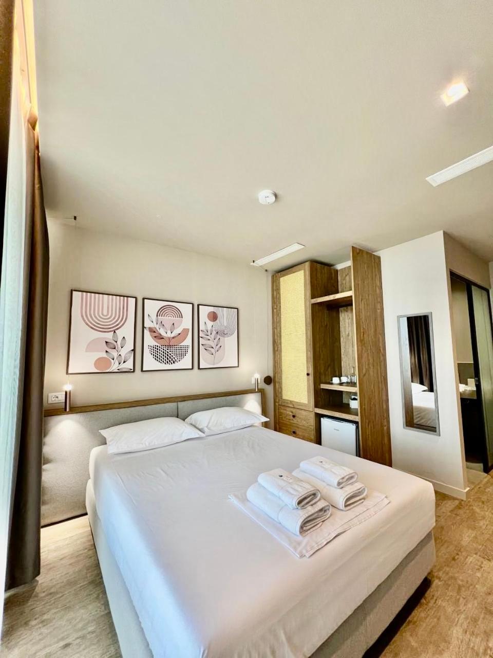 Double Room with Patio photo 2