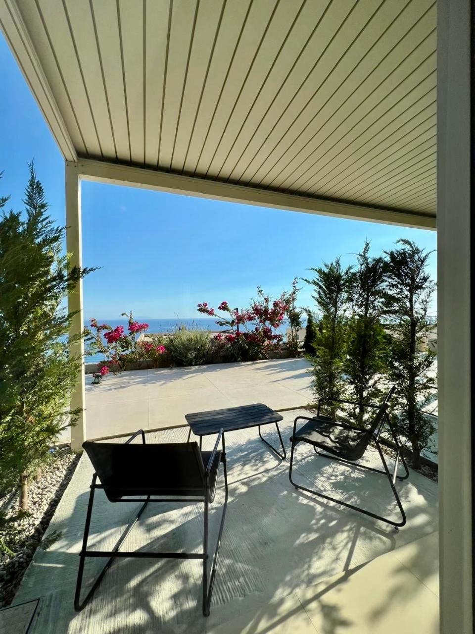 Double Room with Patio photo 3