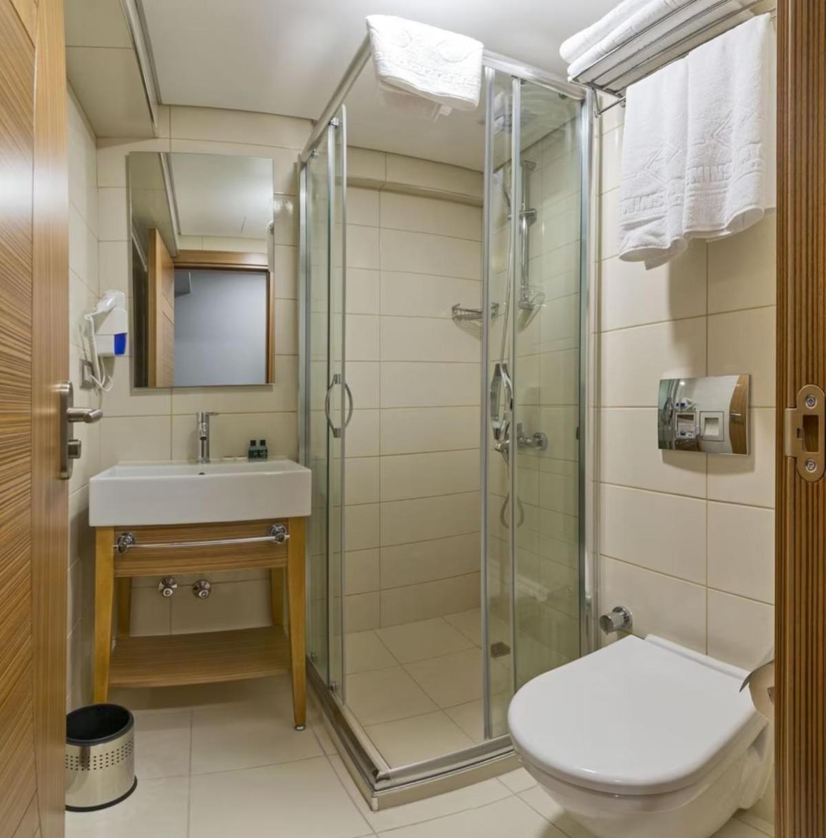 Standard Twin Room photo 2