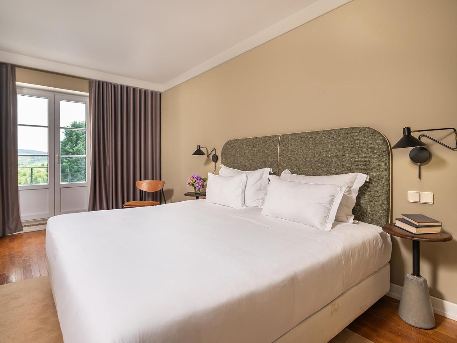 Superior Double or Twin Room with Pool View - Photo 2