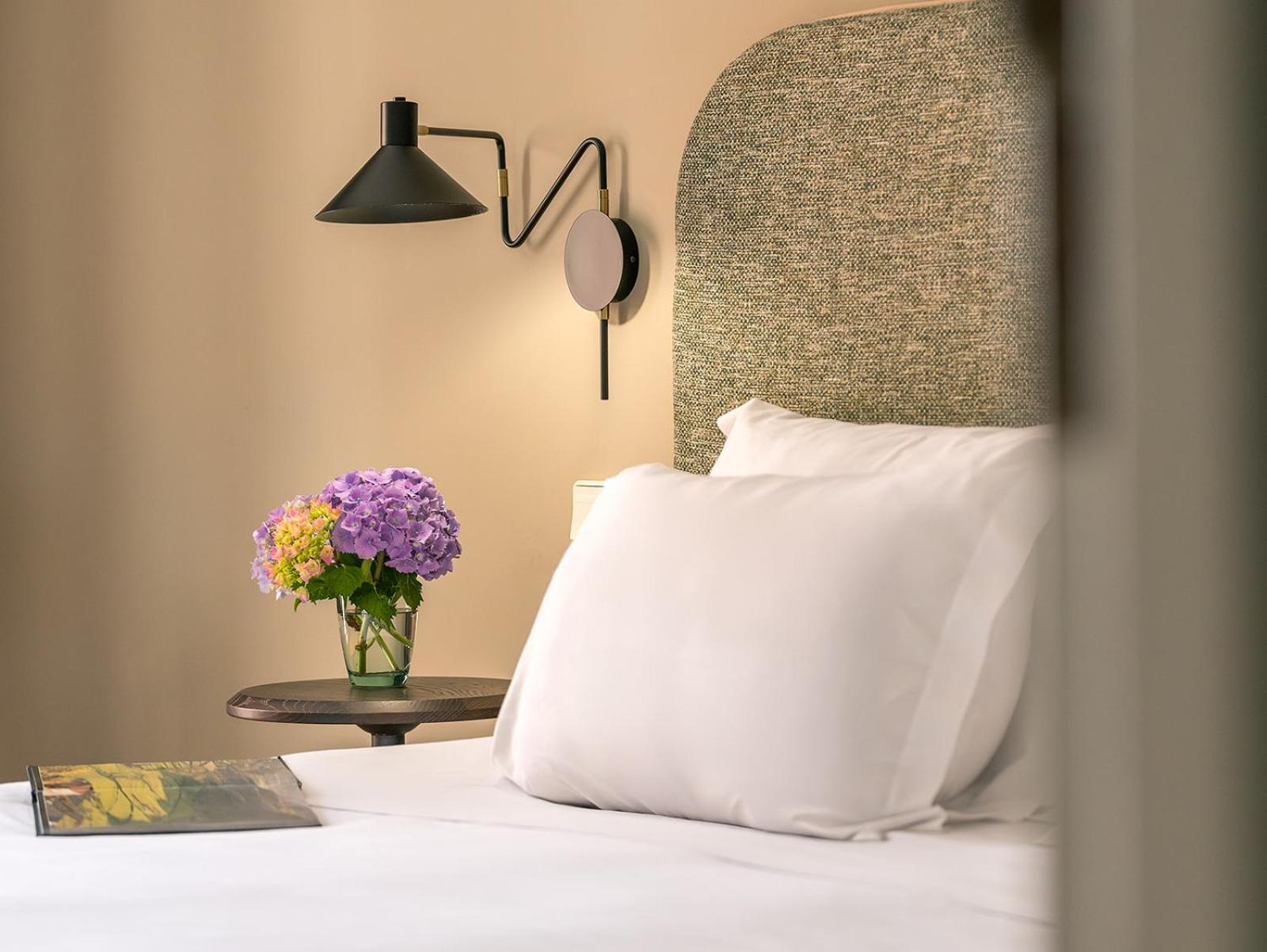 Superior Double or Twin Room with Pool View - Photo 5
