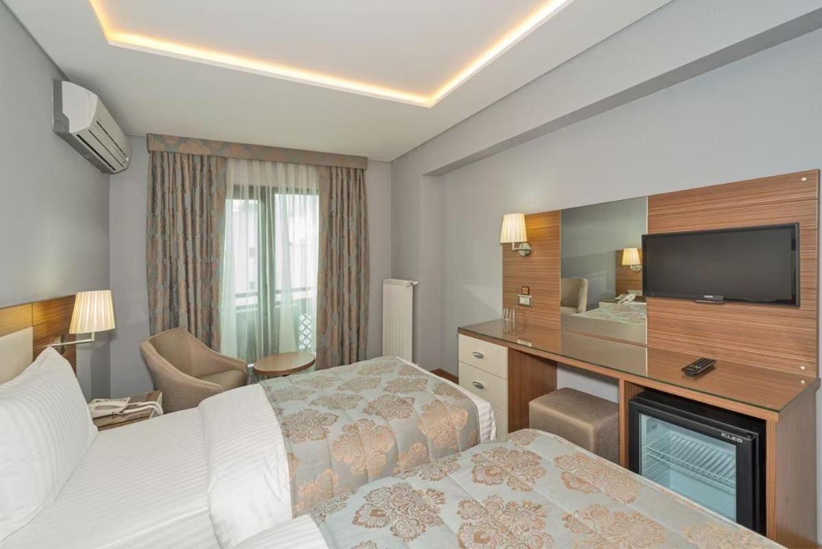 Family Room photo 1
