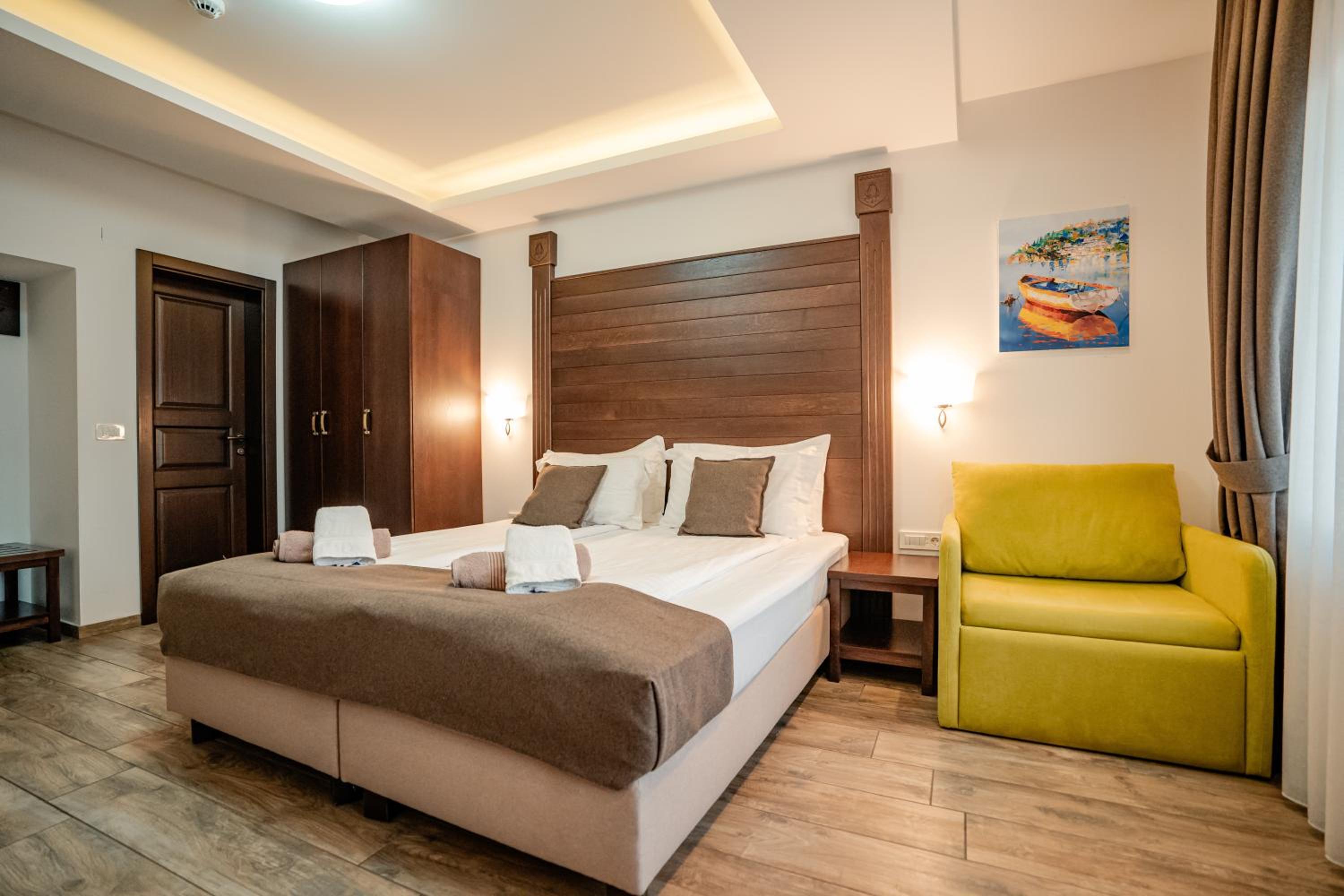 Double Room with Lake View