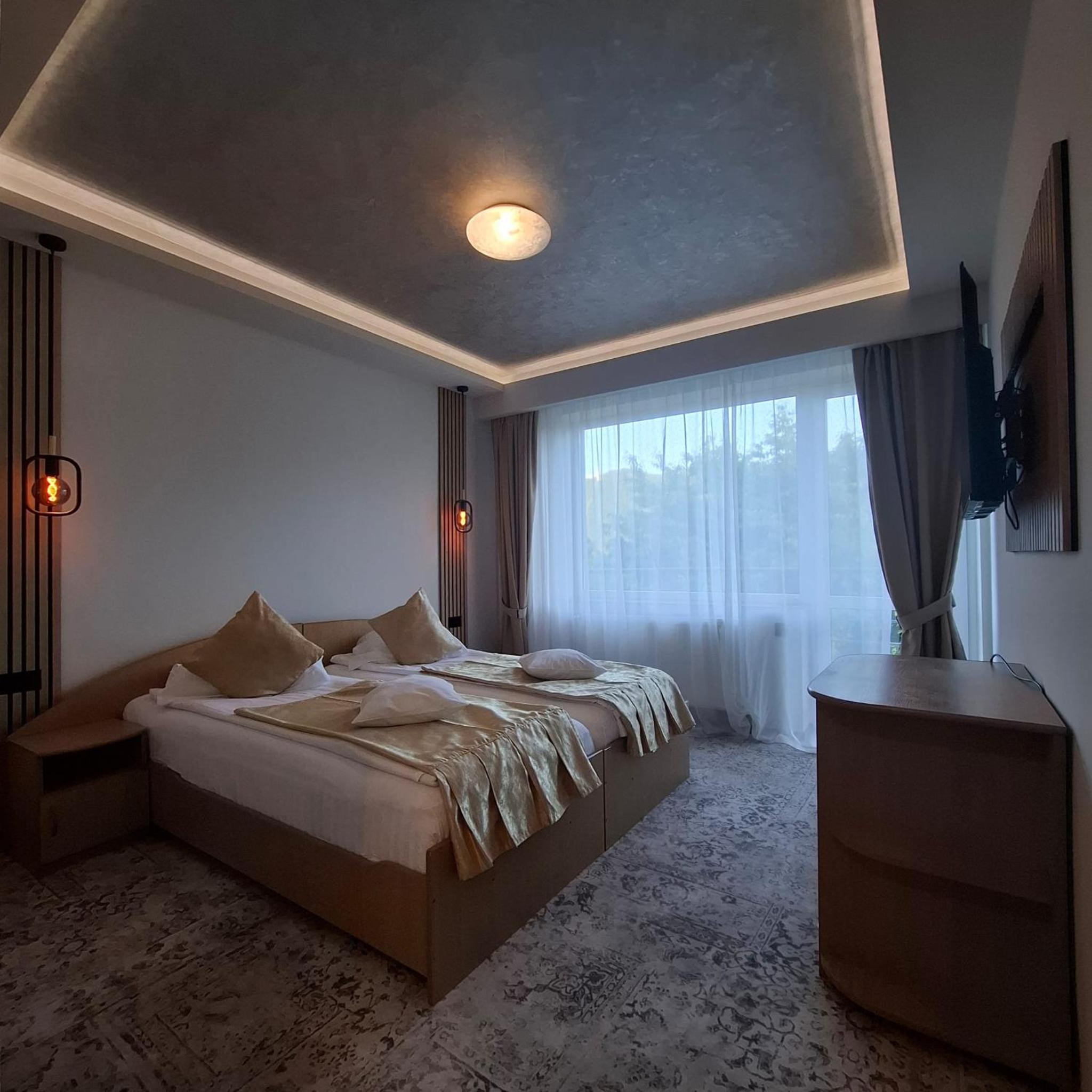 Economy Twin Room photo 2