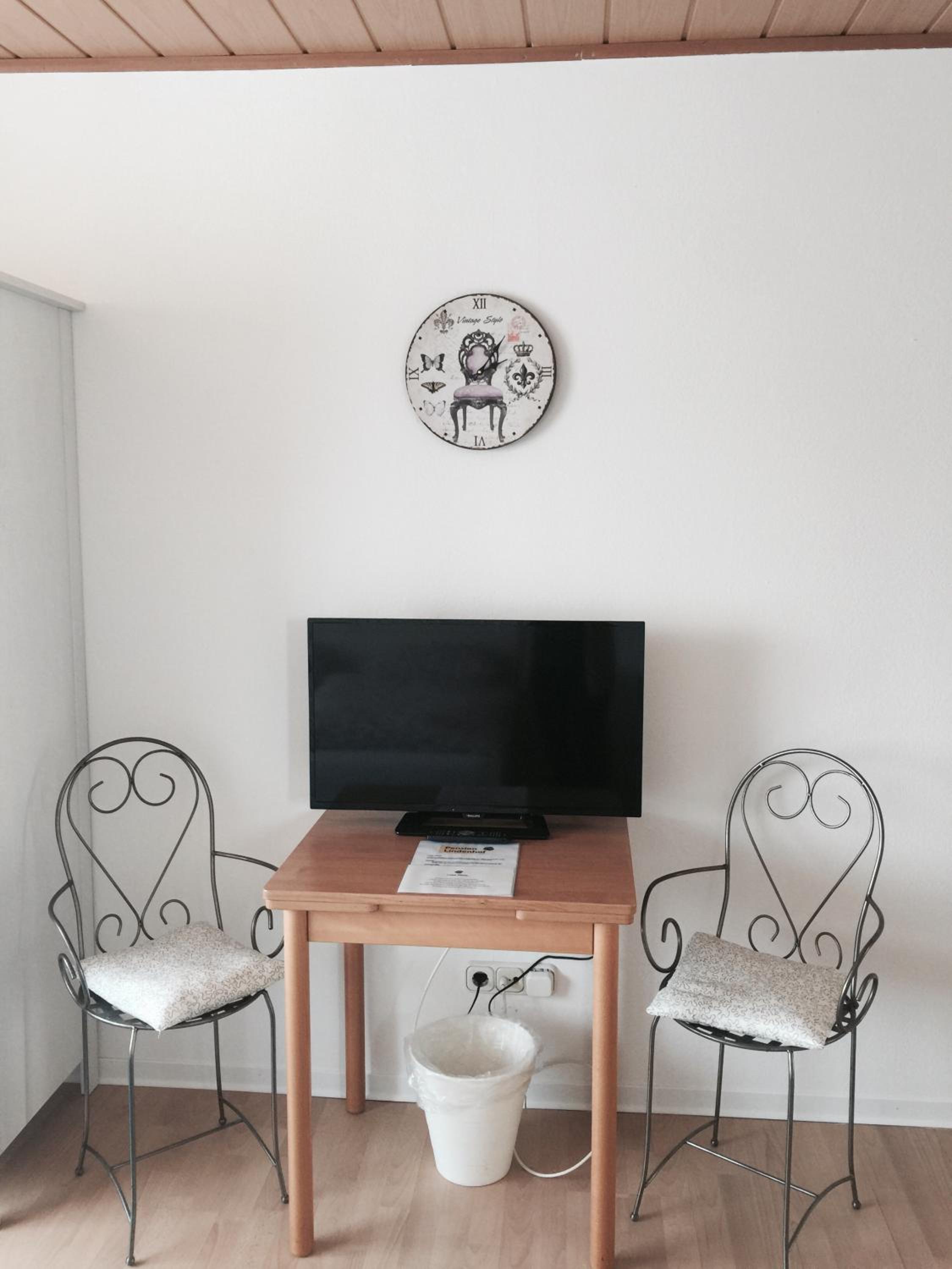 Standard Double Room - Photo 12
