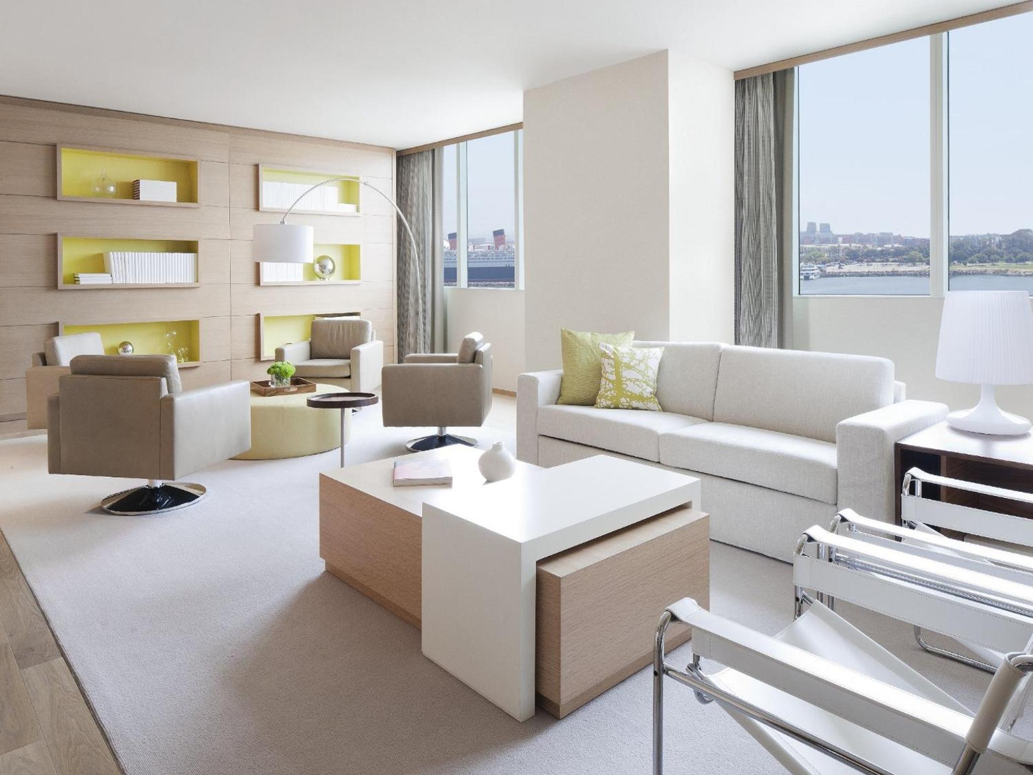 Suite - Photo 3
