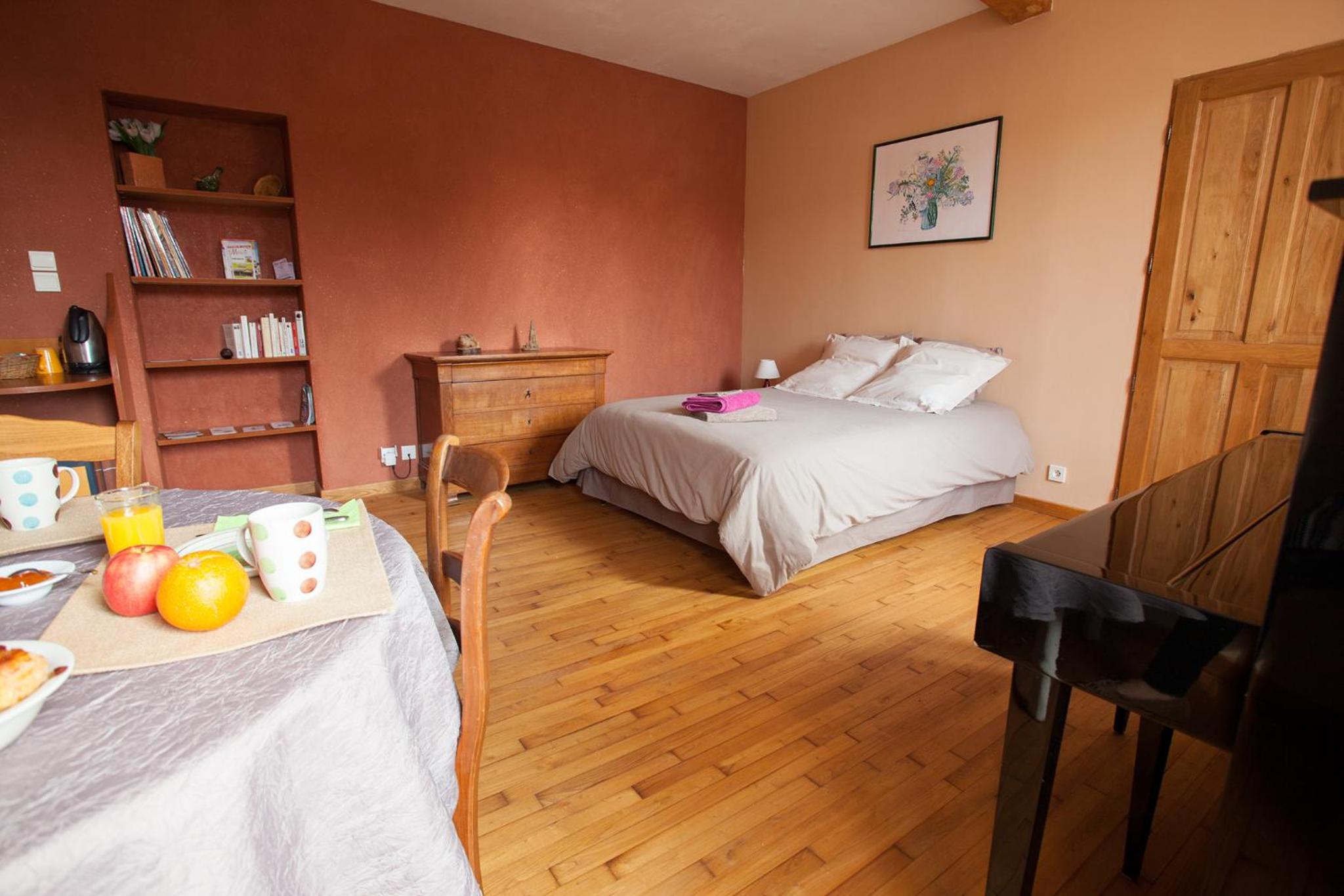 Double Room with Private External Bathroom - Photo 9