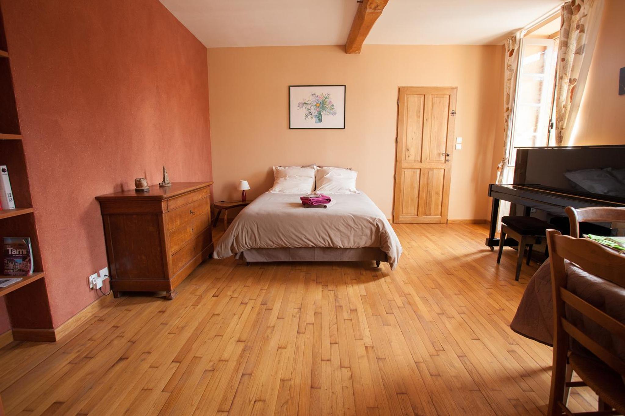 Double Room with Private External Bathroom - Photo 8