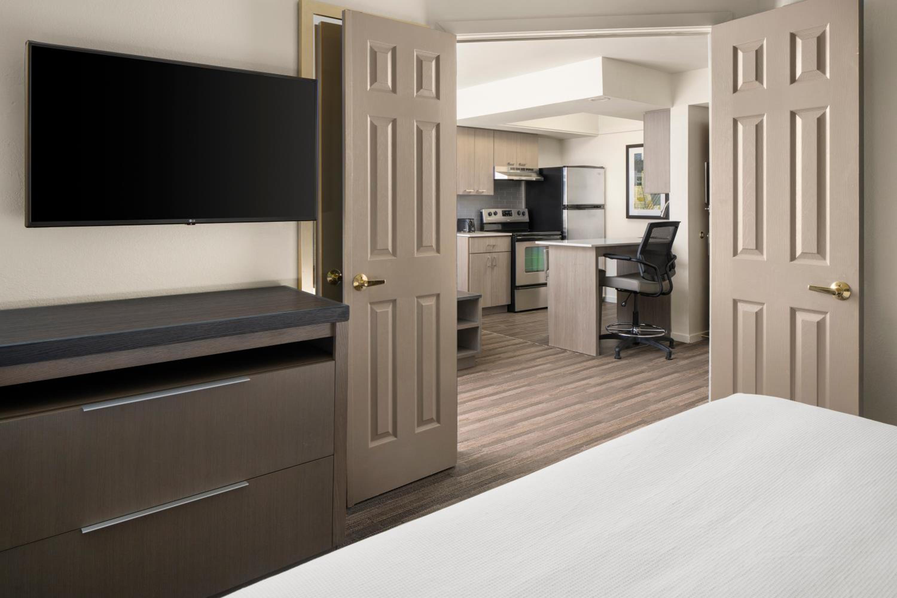 Specialty King Suite with Sofa Bed - Photo 6