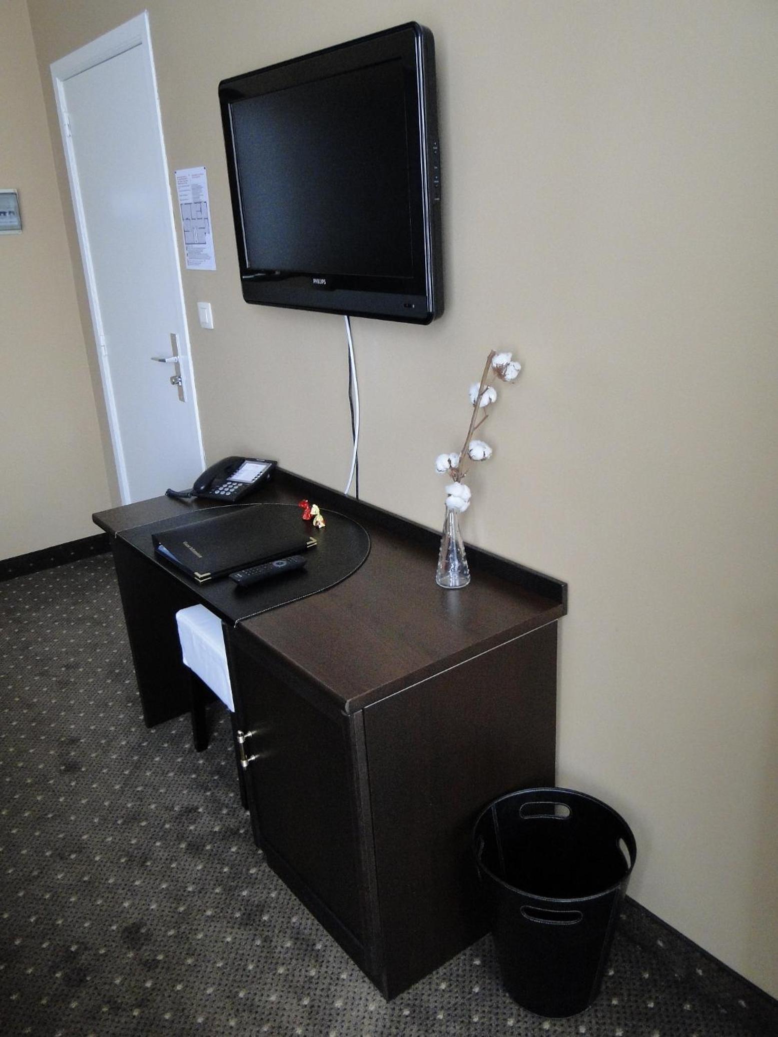 Twin Room - Photo 1