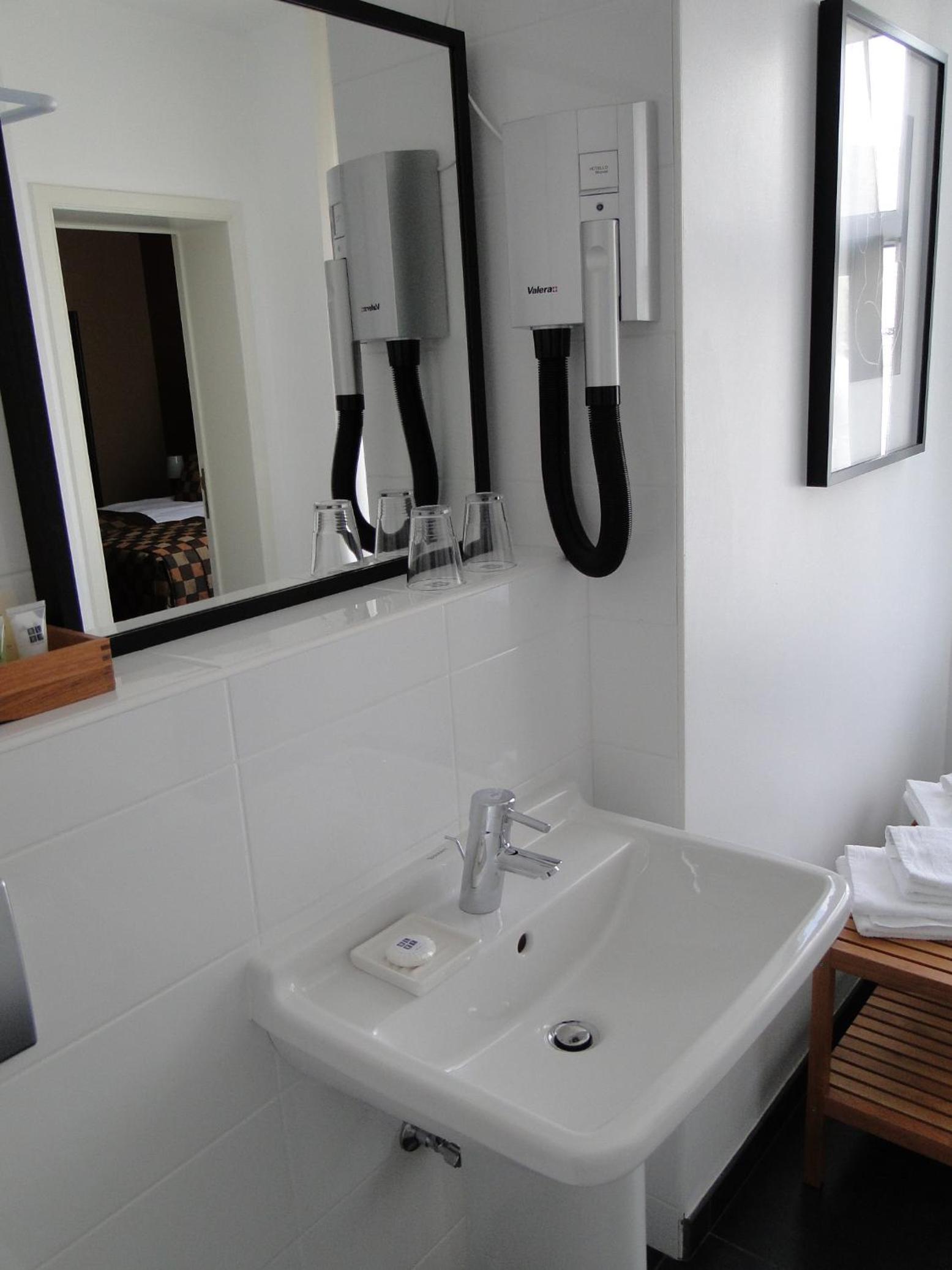 Twin Room - Photo 5