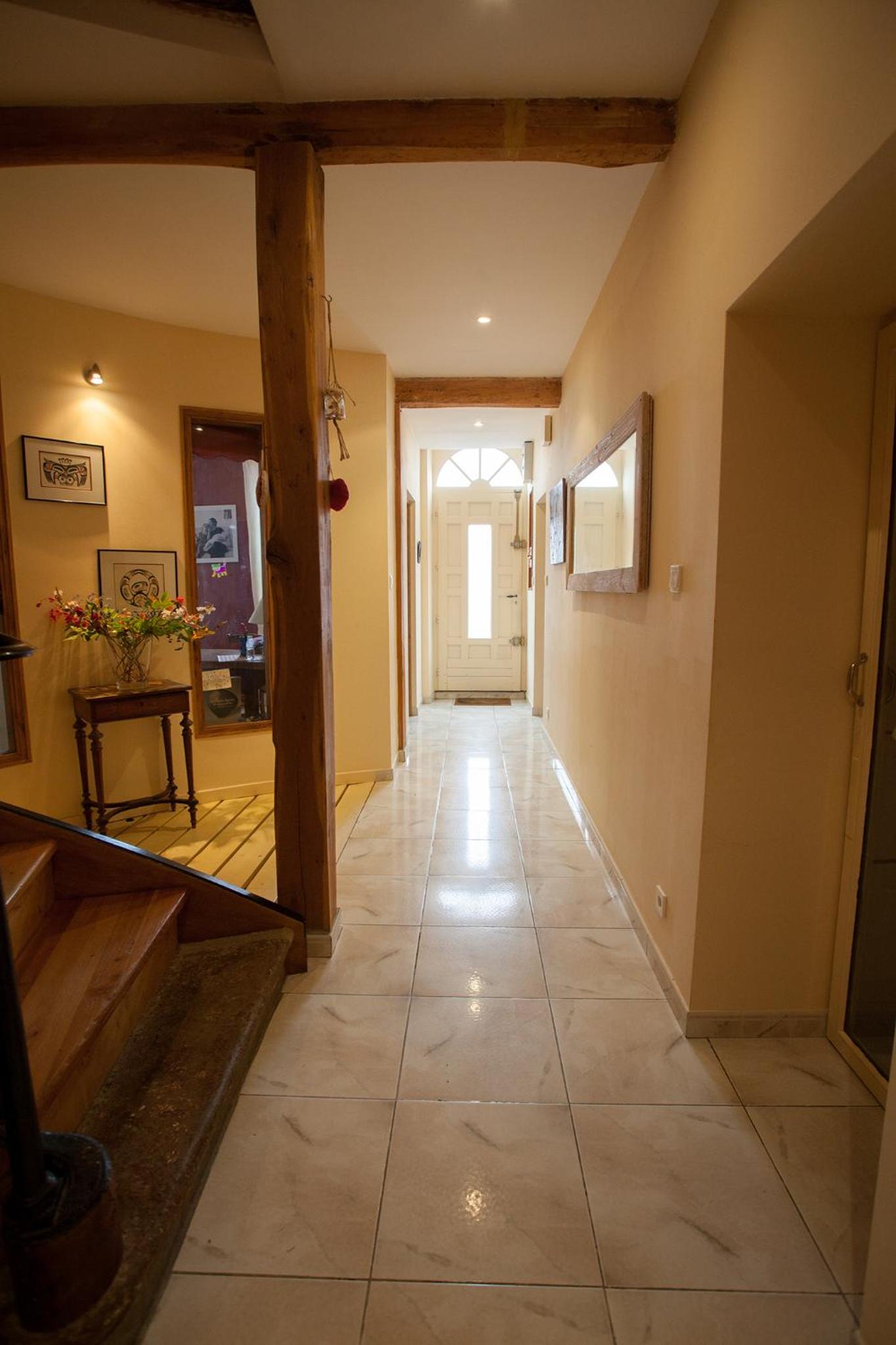 Studio with Private Bathroom - Photo 12