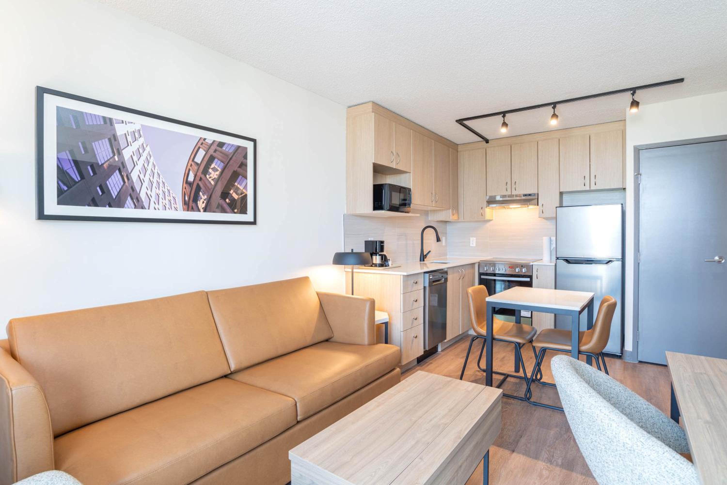 Ocean View Suite, 2 Single Beds, Sofa Bed, Kitchen, W/D, Balcony - Photo 5