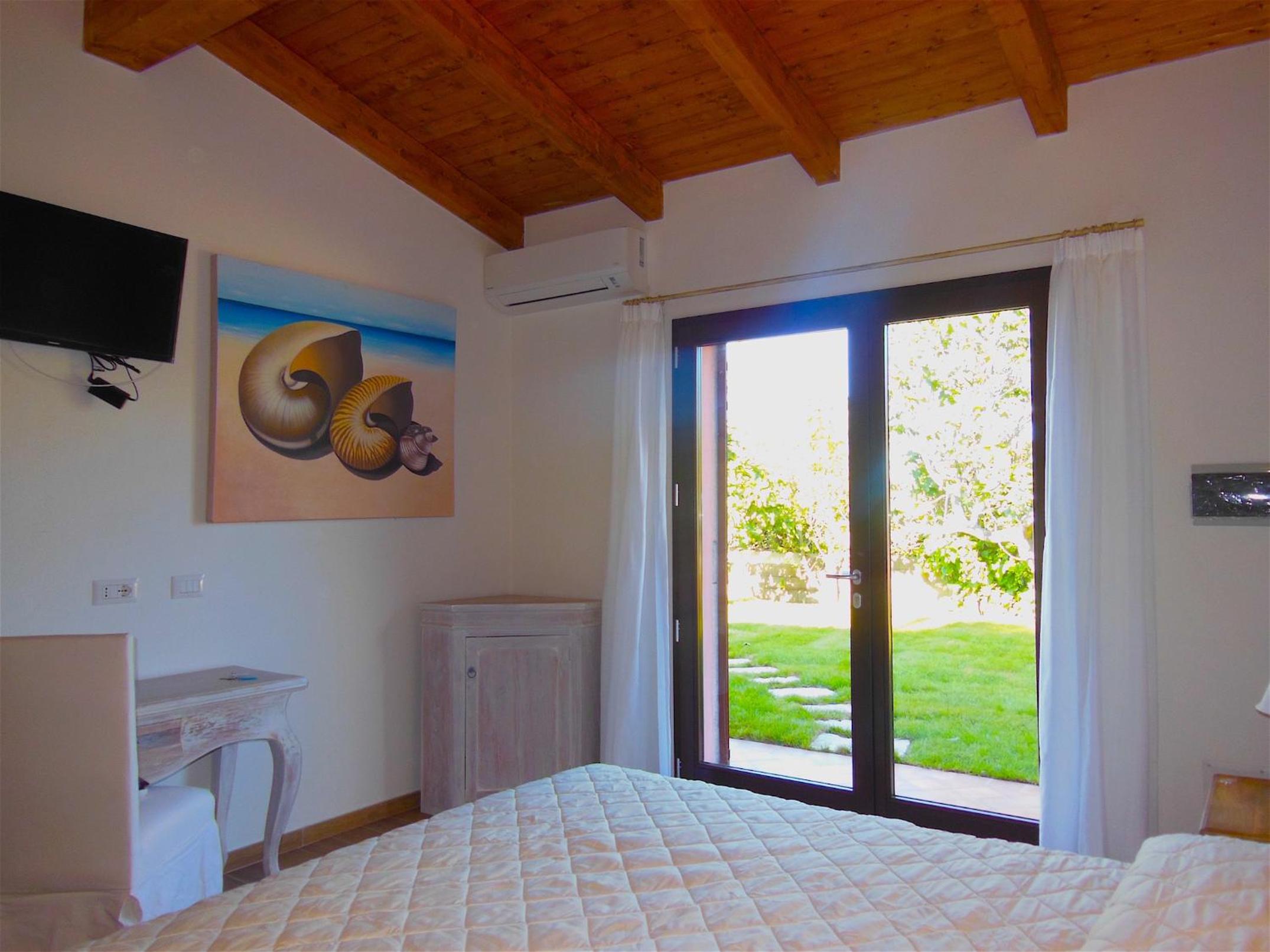 Standard King Room - Photo 50