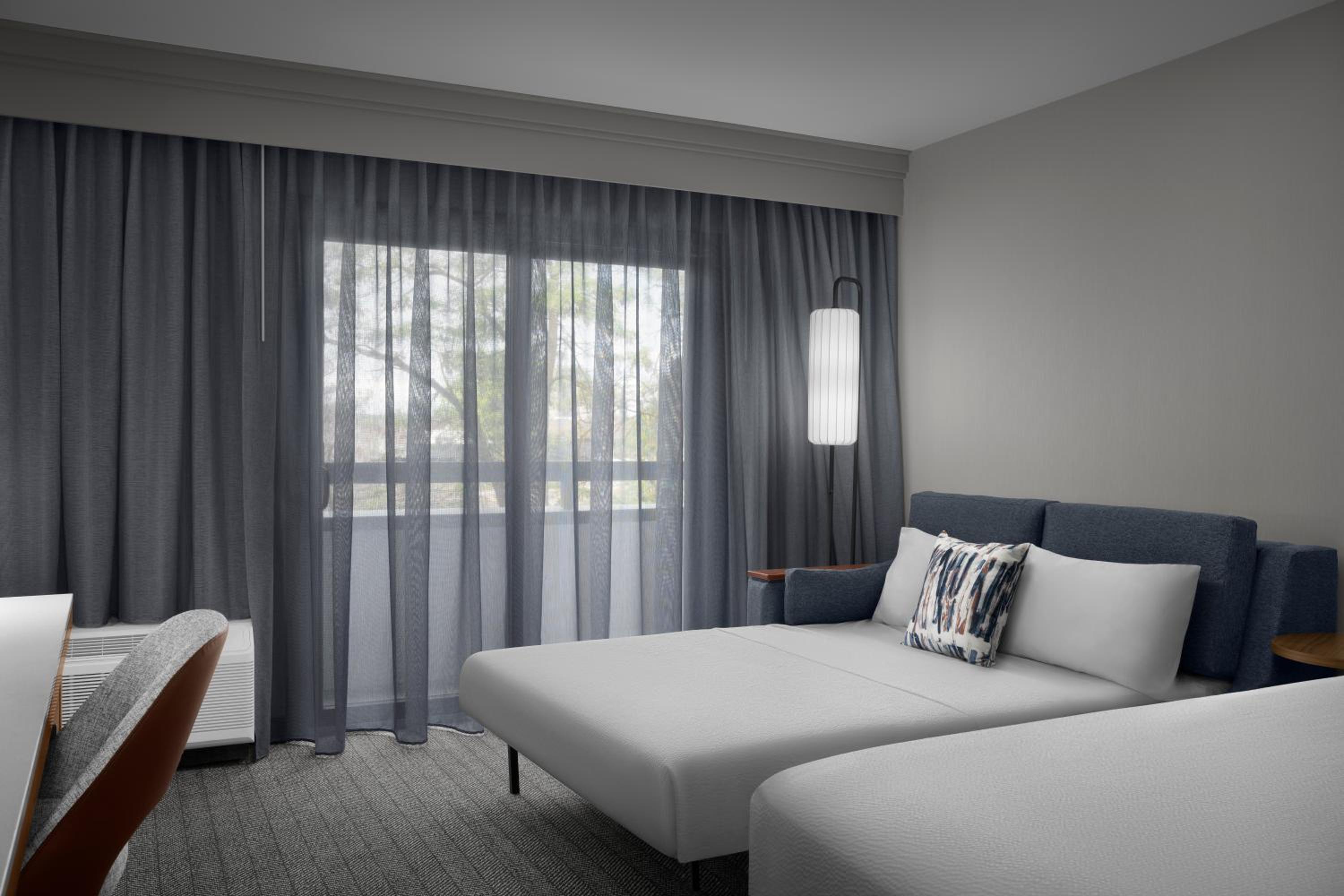 Queen Room with Two Queen Beds - Hearing Accessible - Photo 3