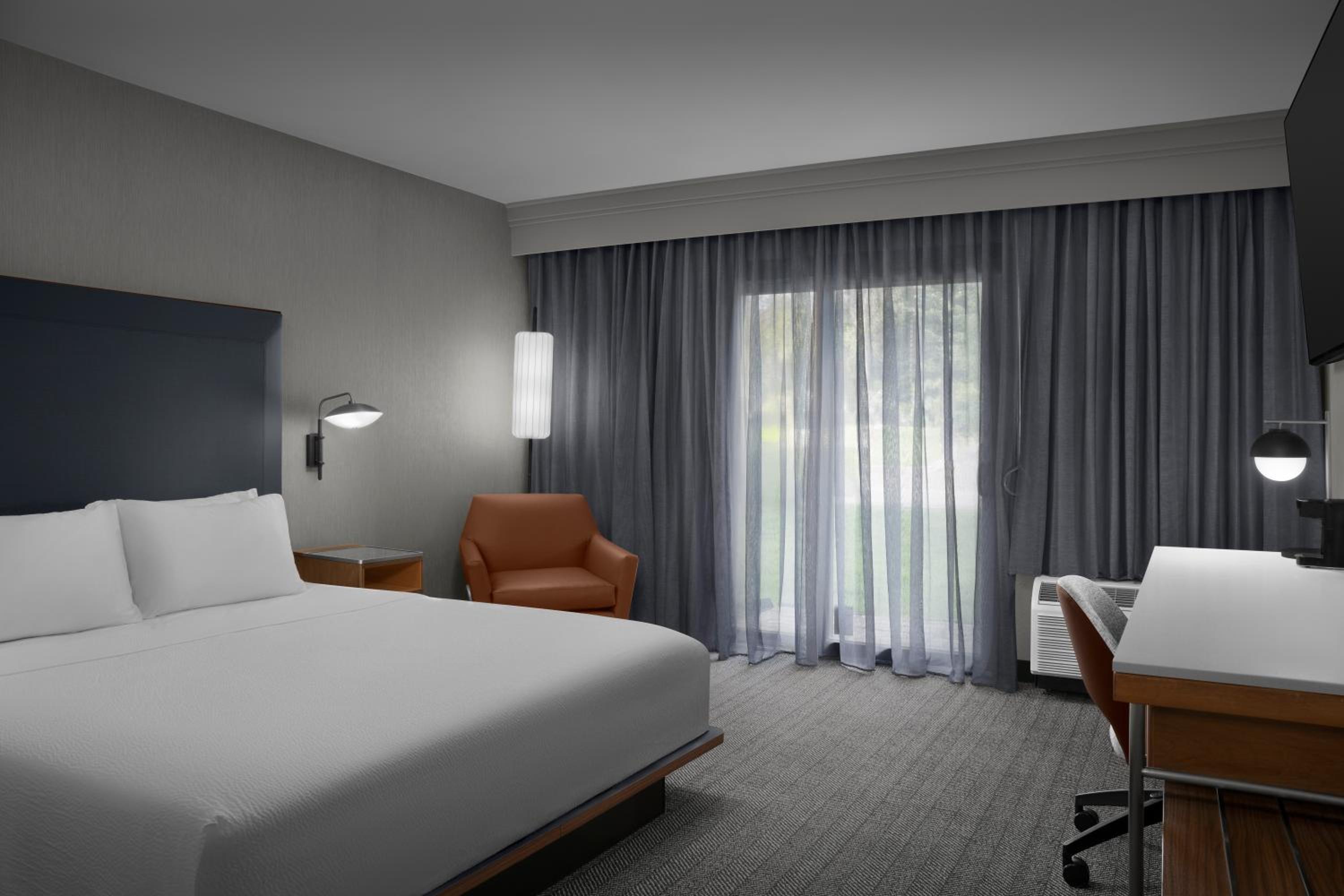 King Room with Sofa Bed - Hearing Accessible - Photo 1