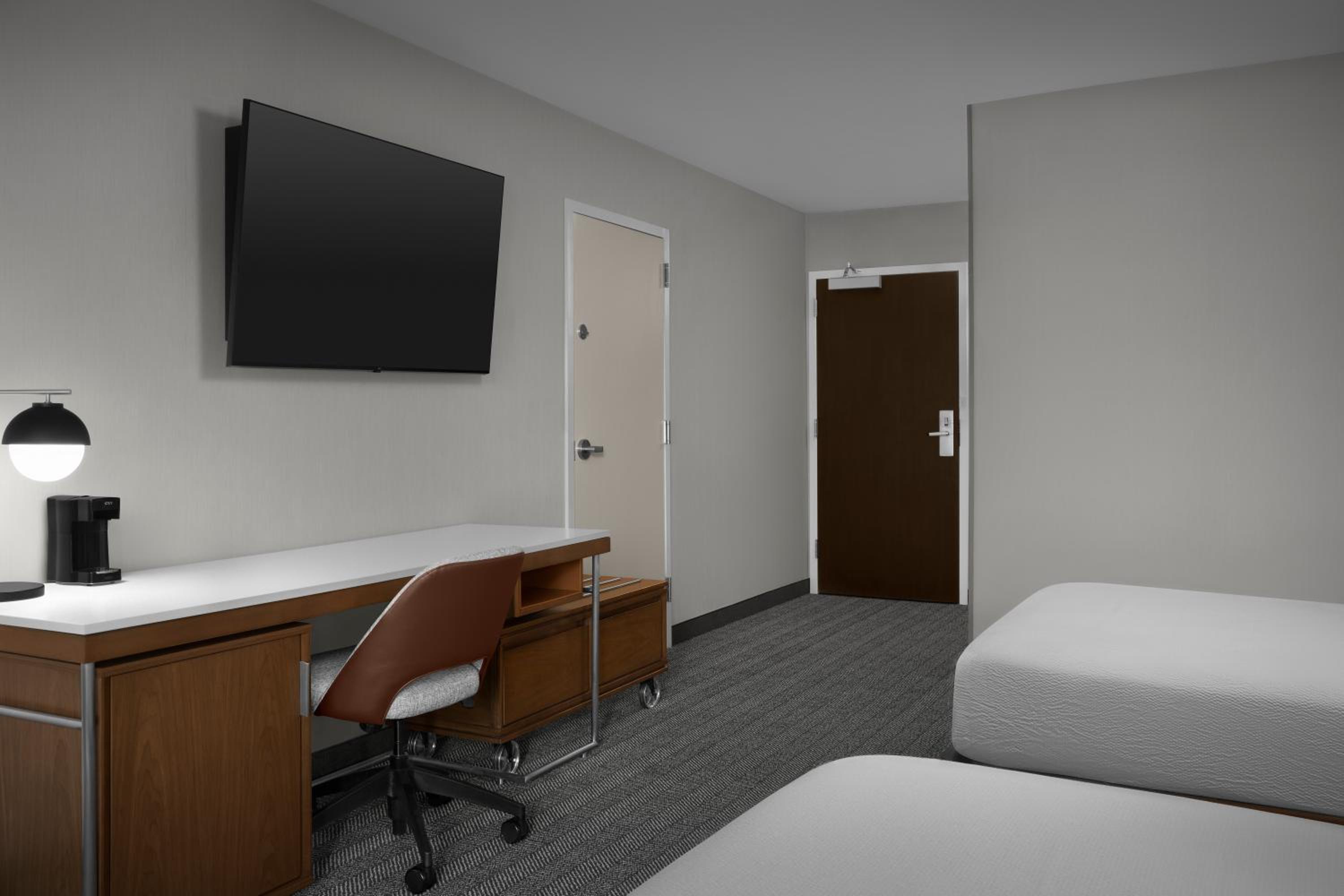Queen Room with Two Queen Beds - Hearing Accessible - Photo 5