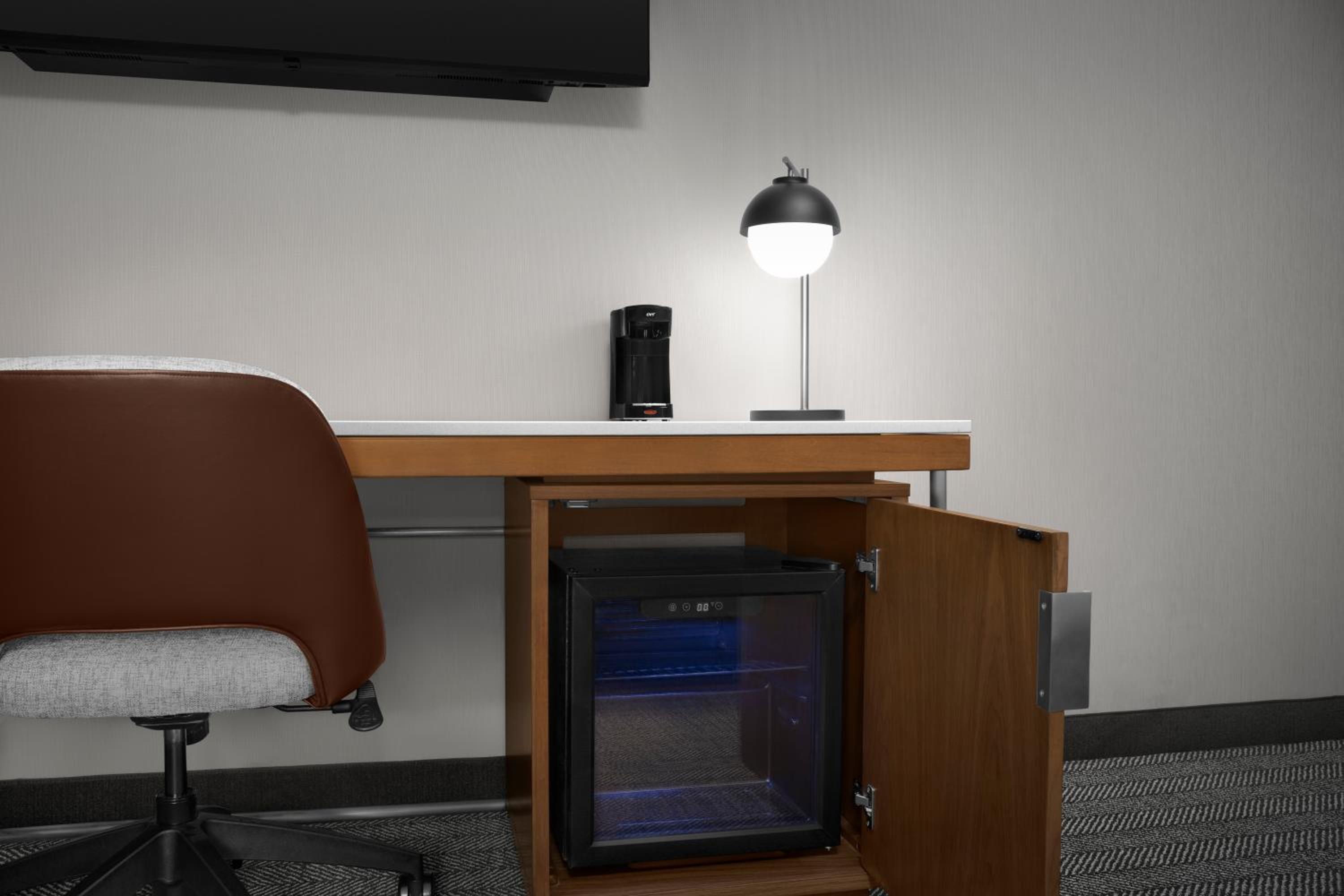 Queen Room with Two Queen Beds - Hearing Accessible - Photo 6