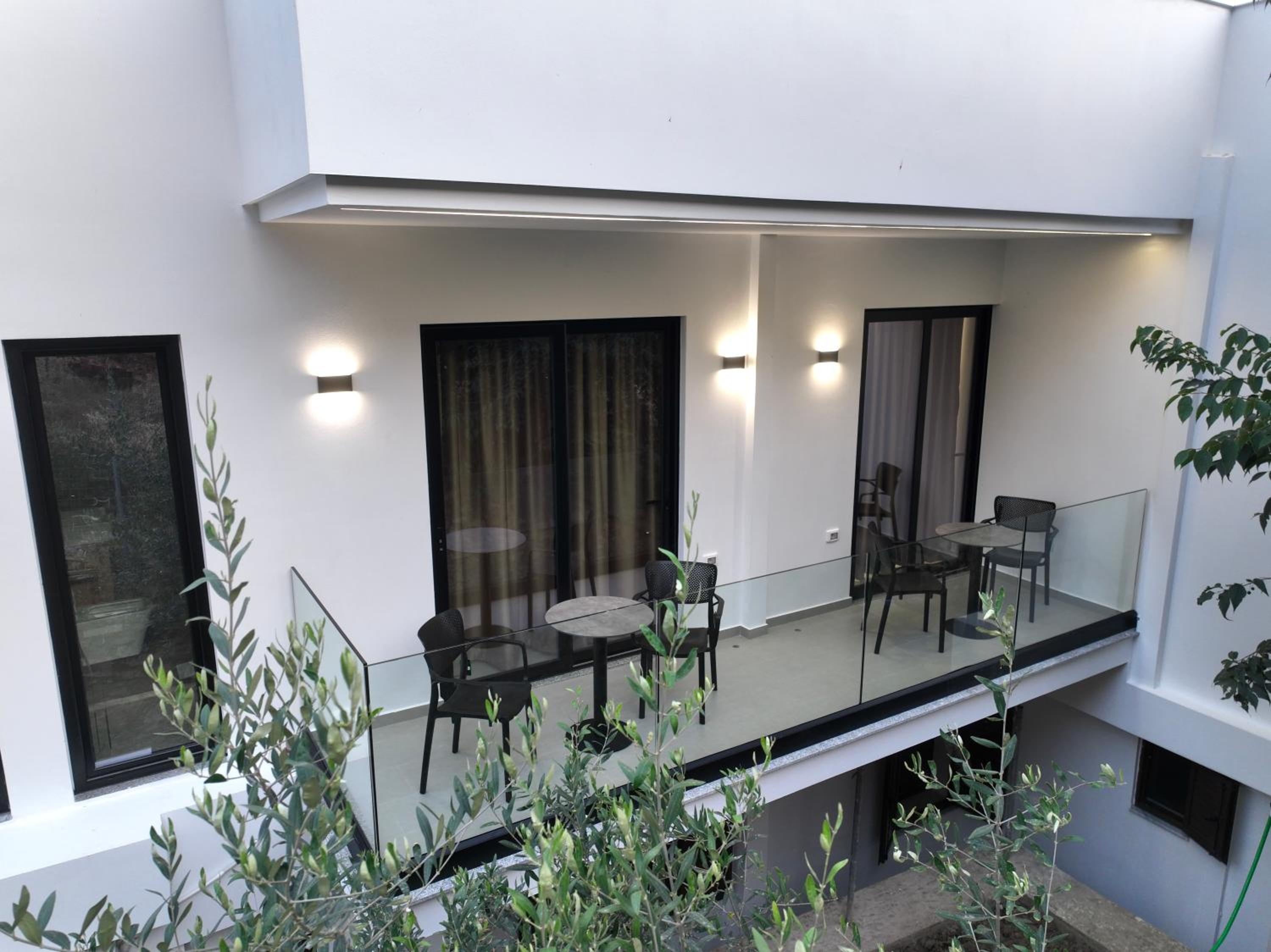 Queen Room with Balcony photo 3
