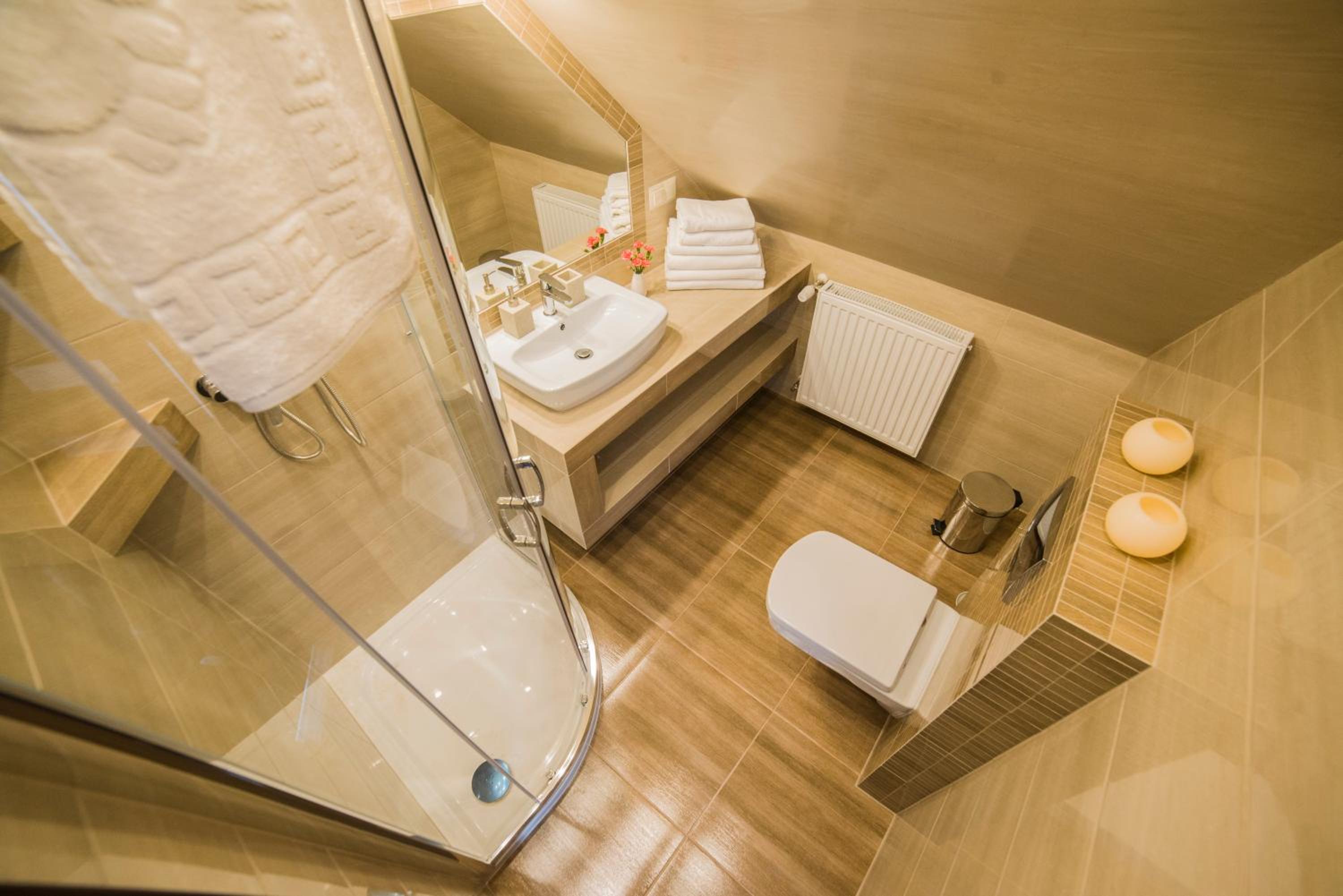 Standard Triple Room with Balcony - Photo 2