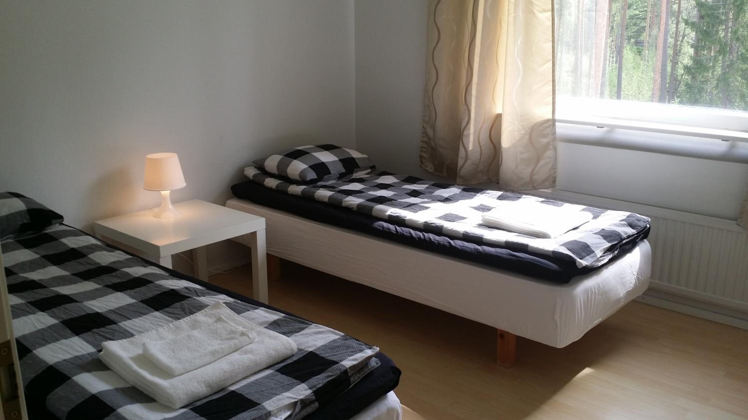 Apartment with Balcony - Photo 5