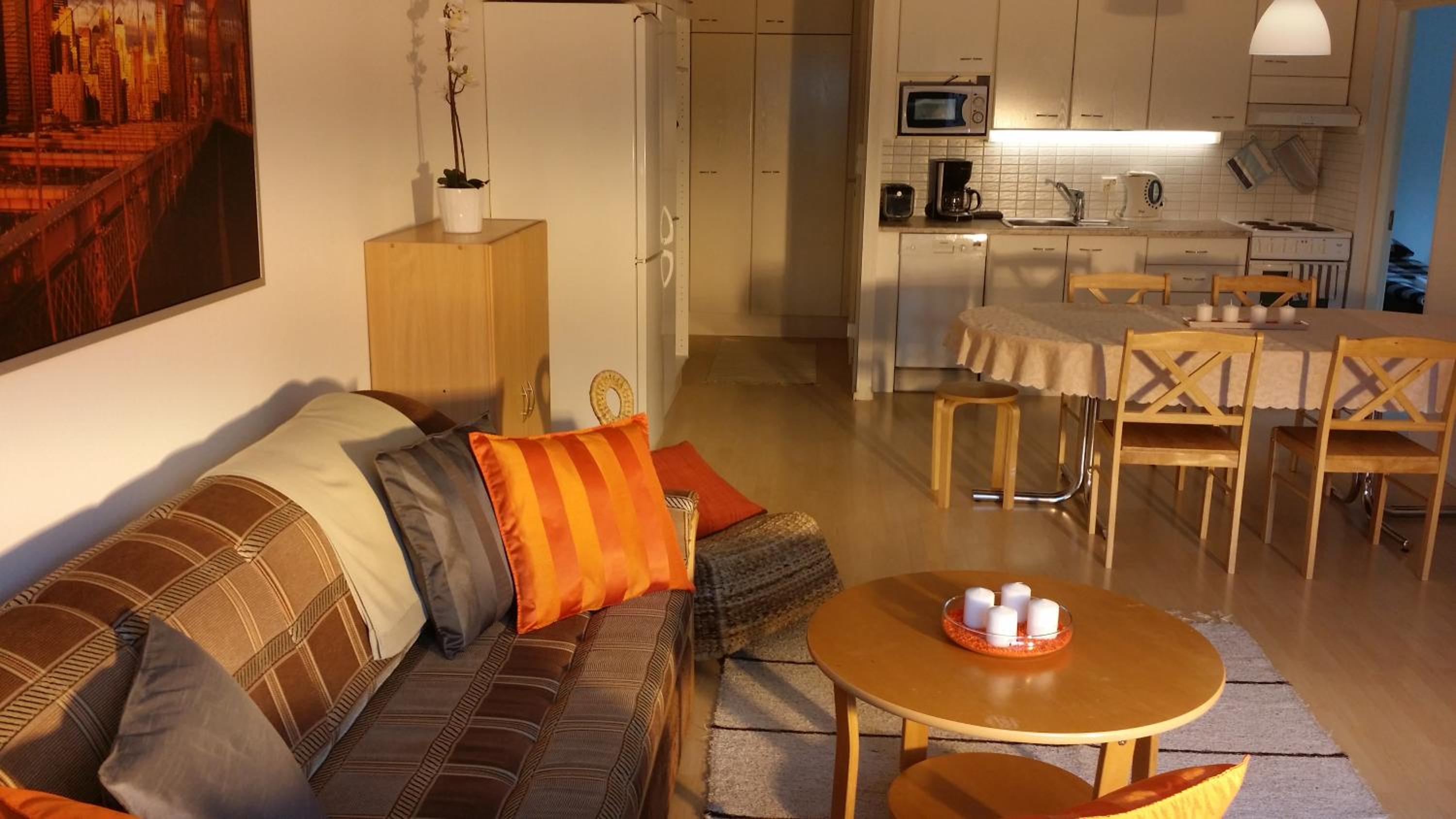 Apartment with Balcony - Photo 2