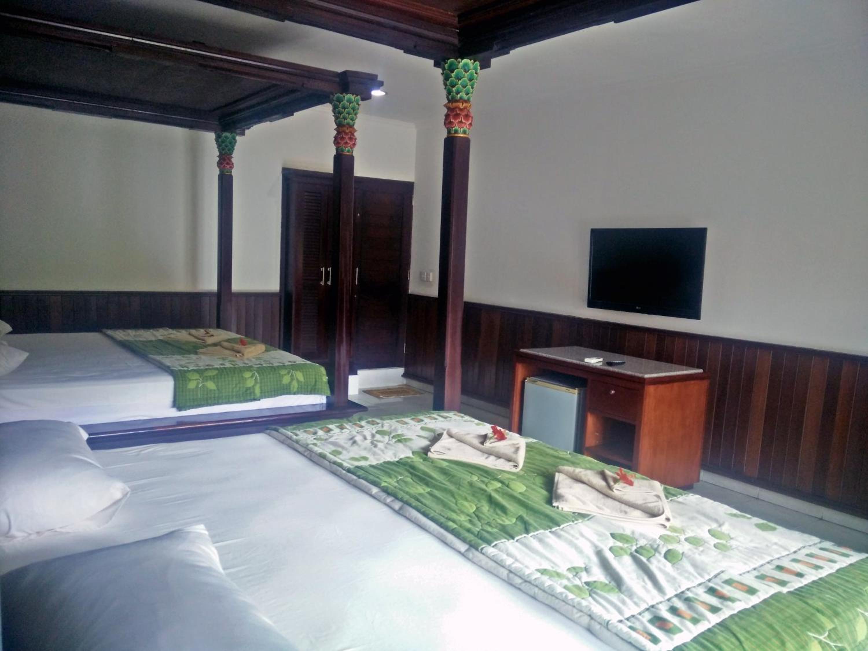 Family Room with Terrace photo 3