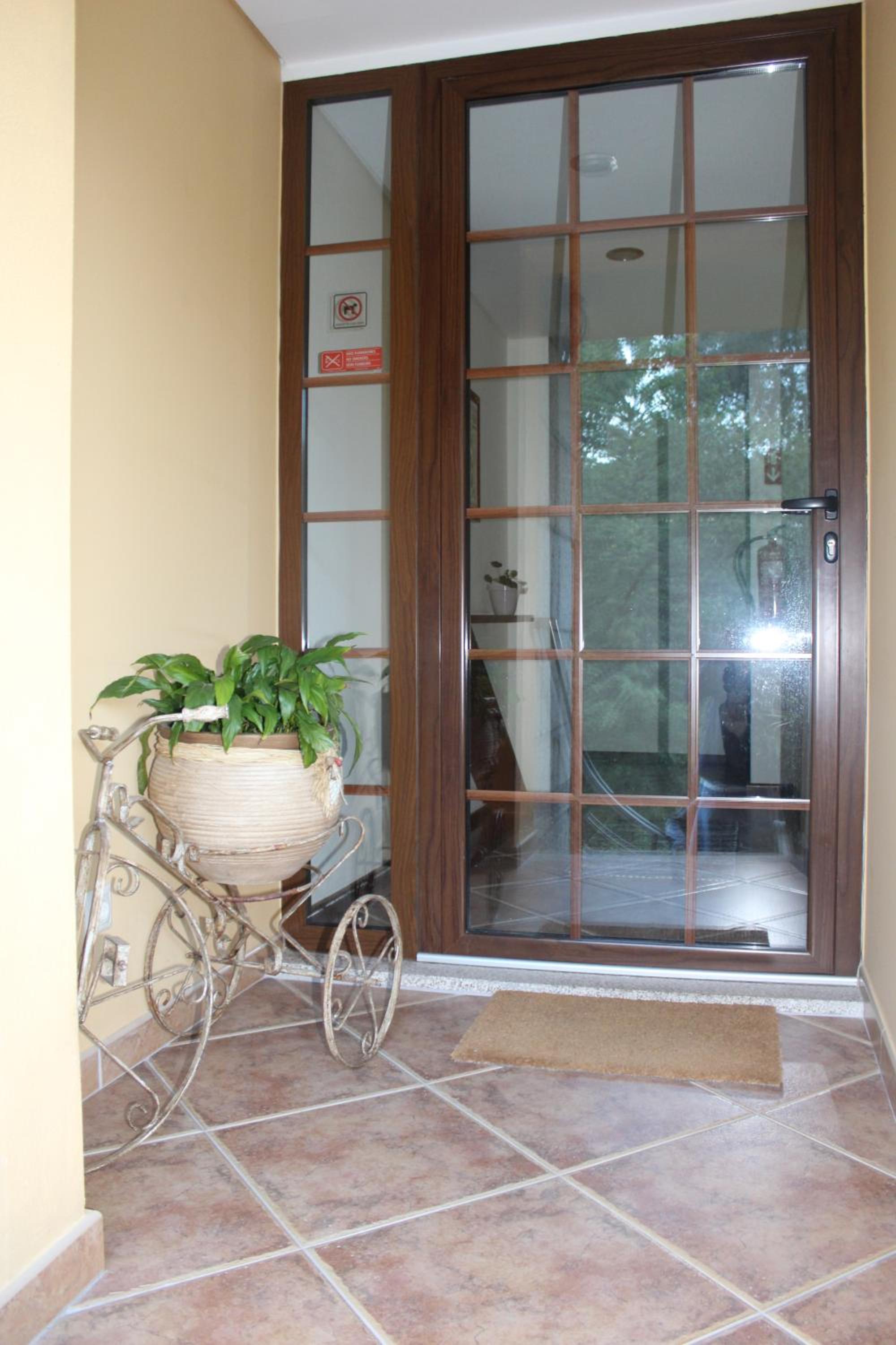 Standard Double Room - Photo 15
