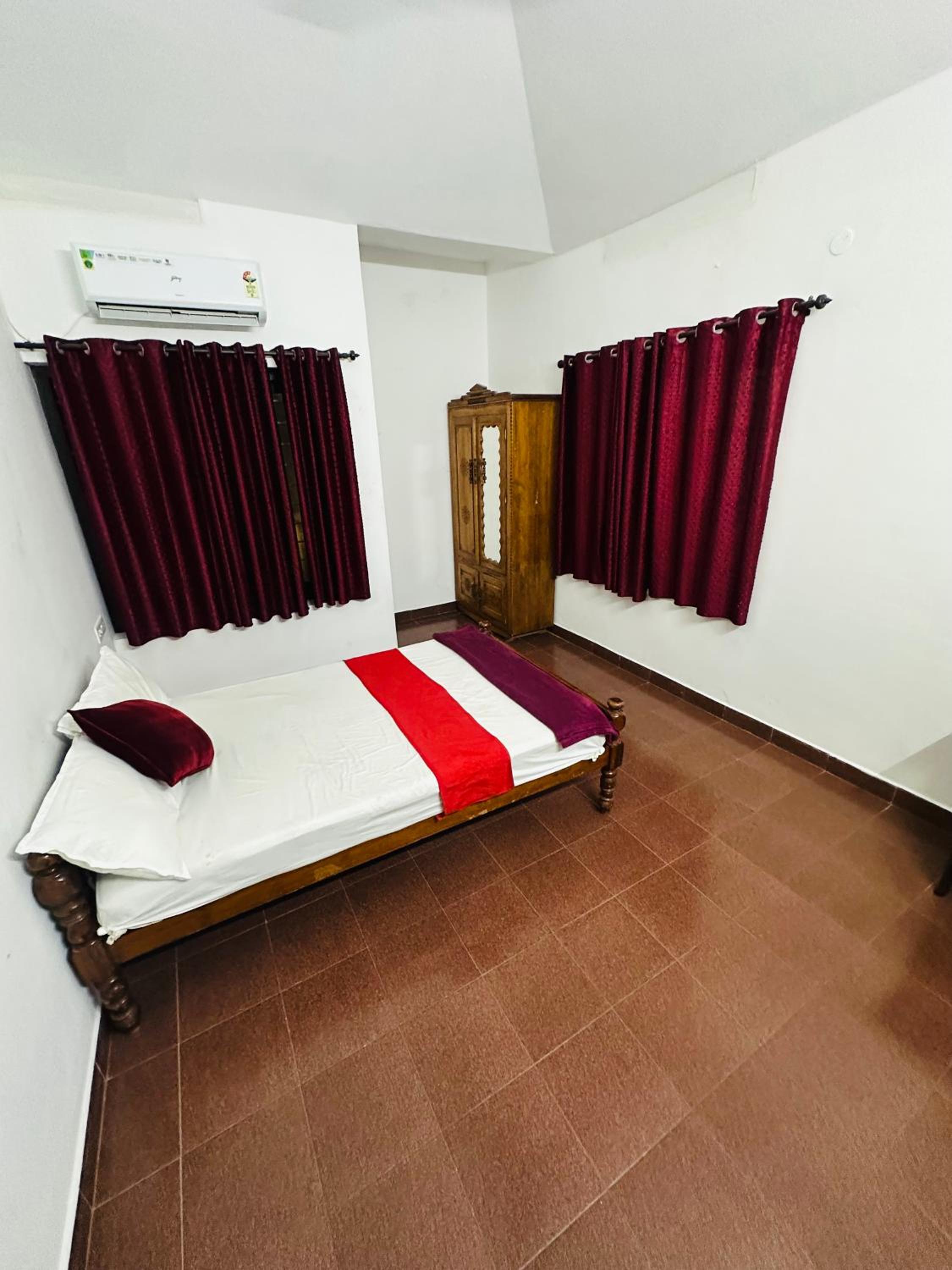 Standard Double Room photo 2