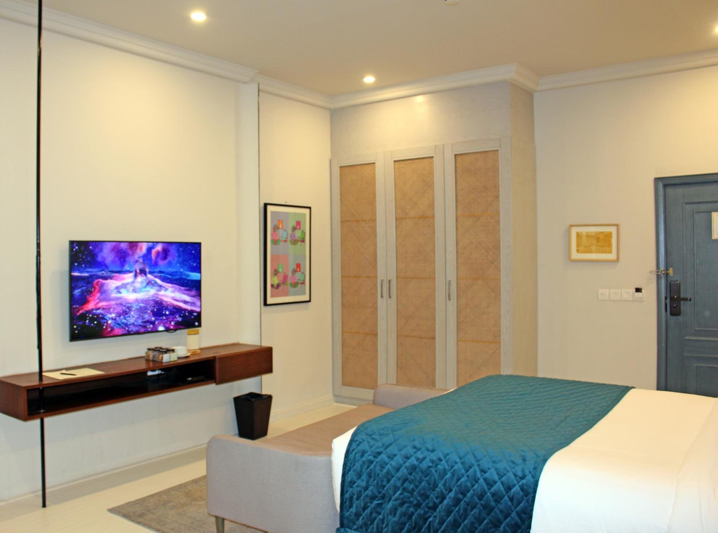 Executive Room - Photo 5