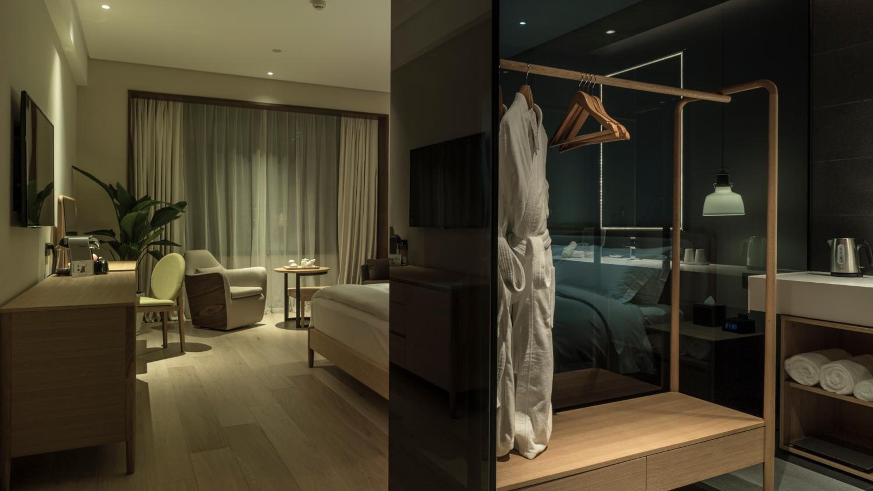 King Room with Mountain View-Free MiniBar and Free daily afternoon tea photo 2