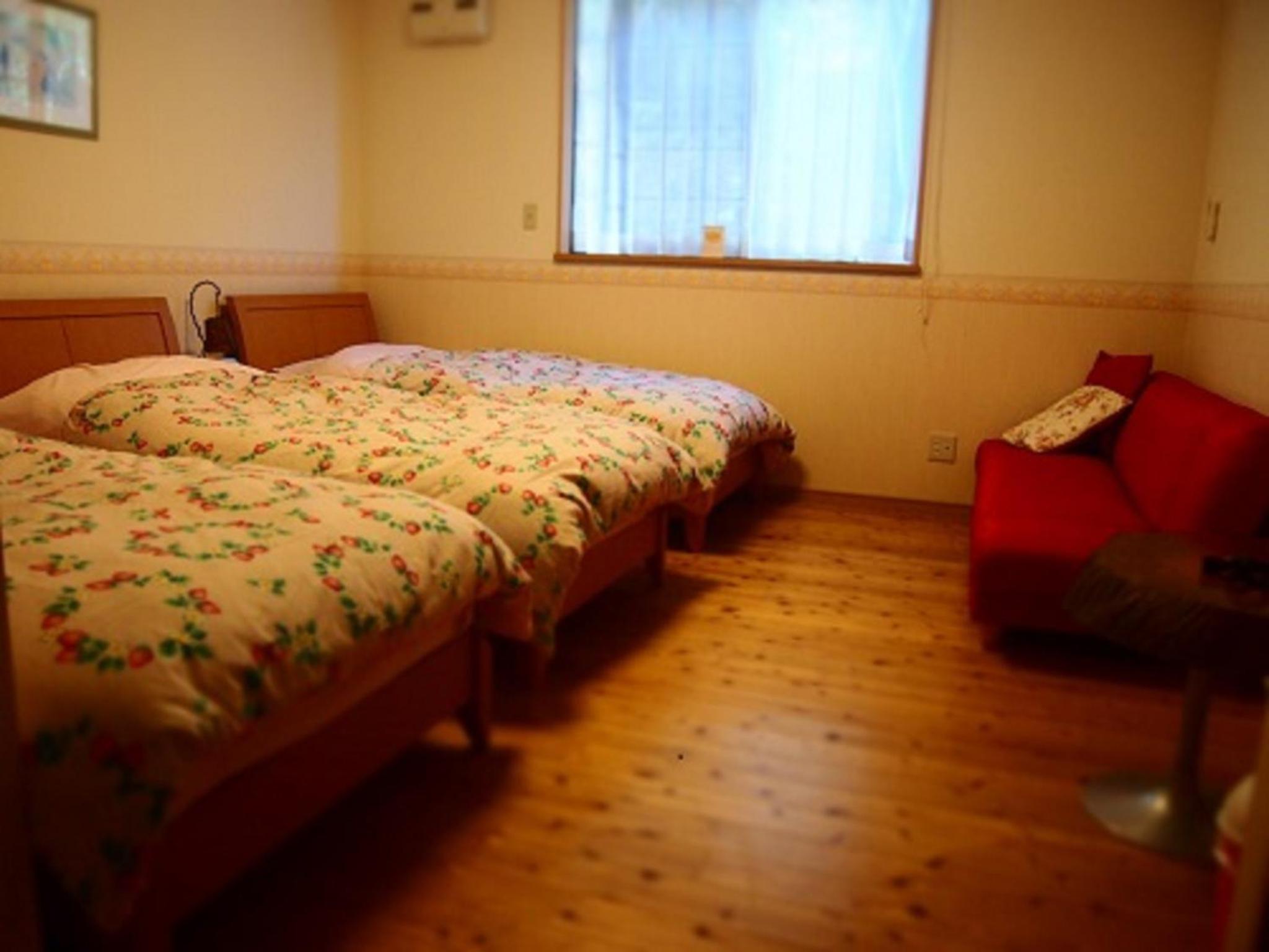 Superior Room with Private Bathroom - Photo 1