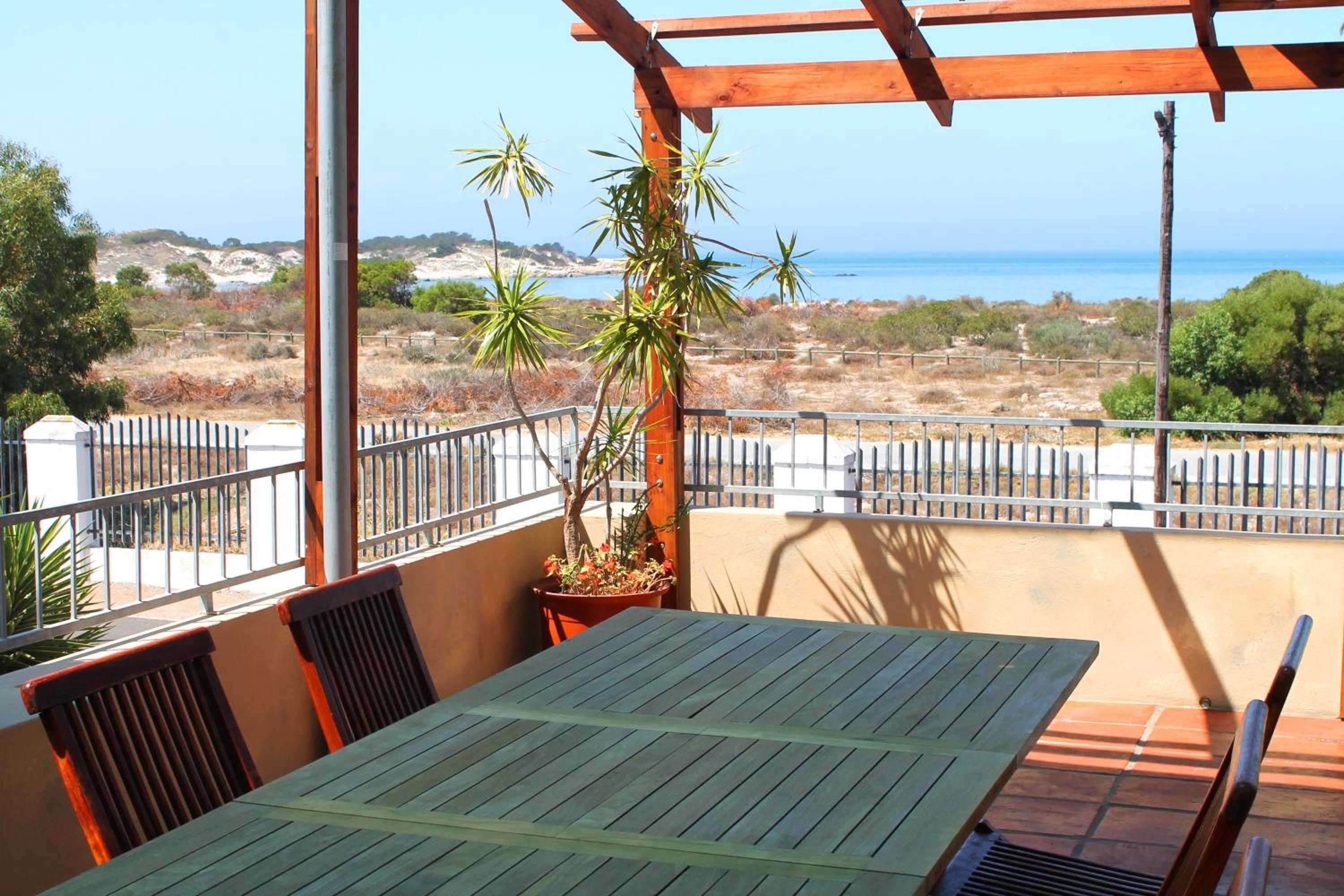 Double or Twin Room with Sea View photo 1
