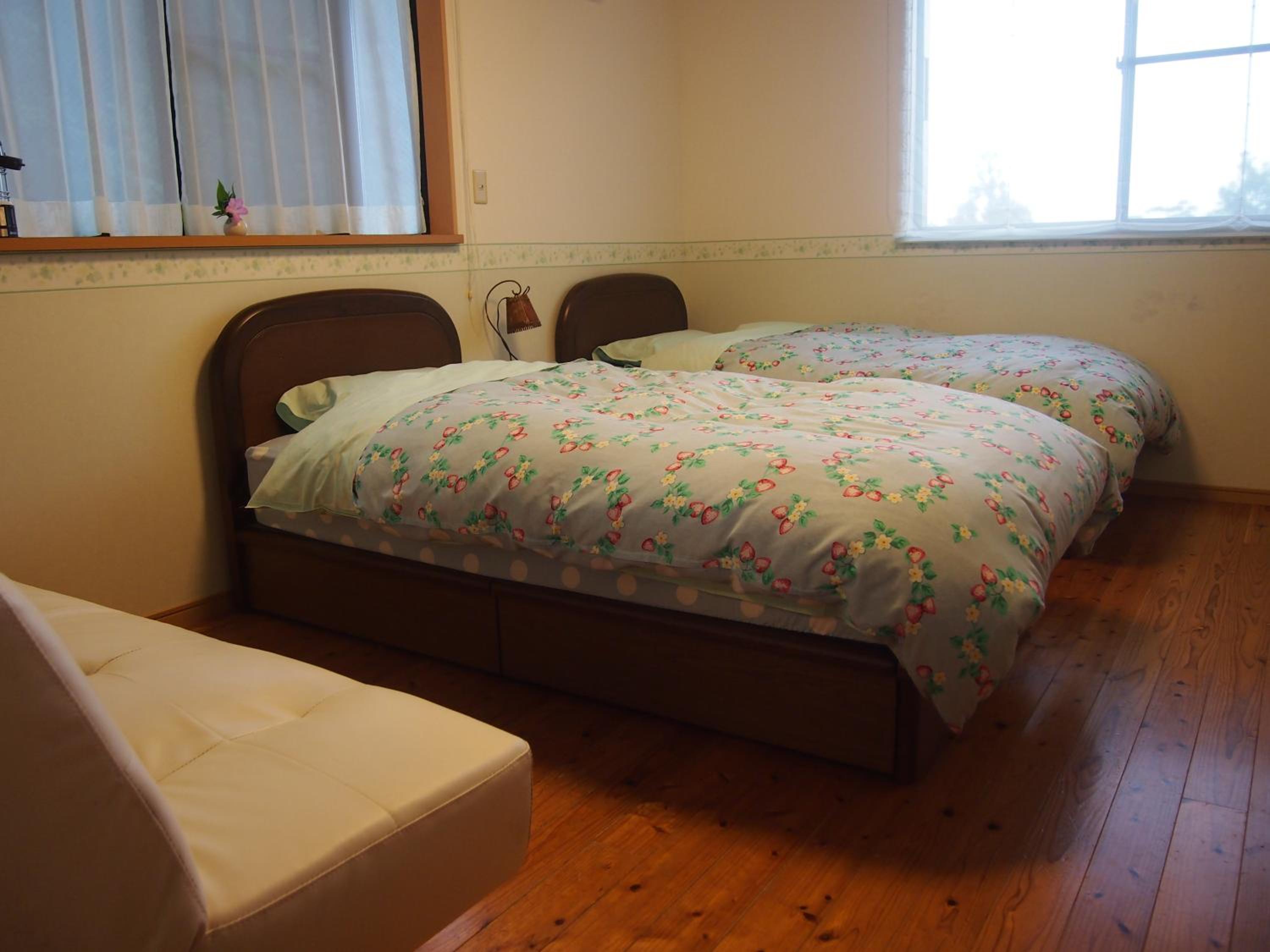 Standard Room with Private Bathroom - Photo 1