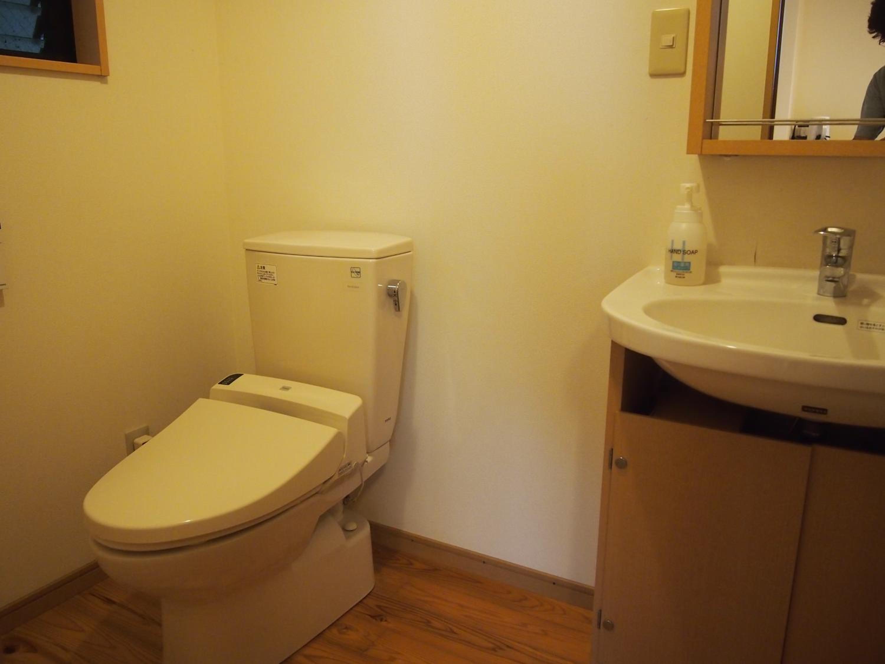 Standard Room with Shared Bathroom photo 3