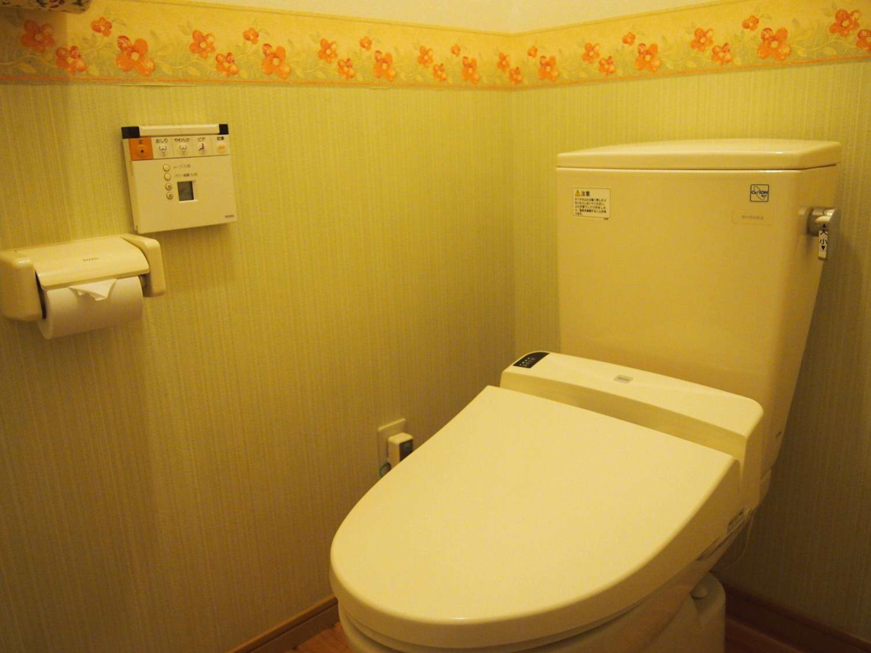 Standard Room with Shared Bathroom photo 2