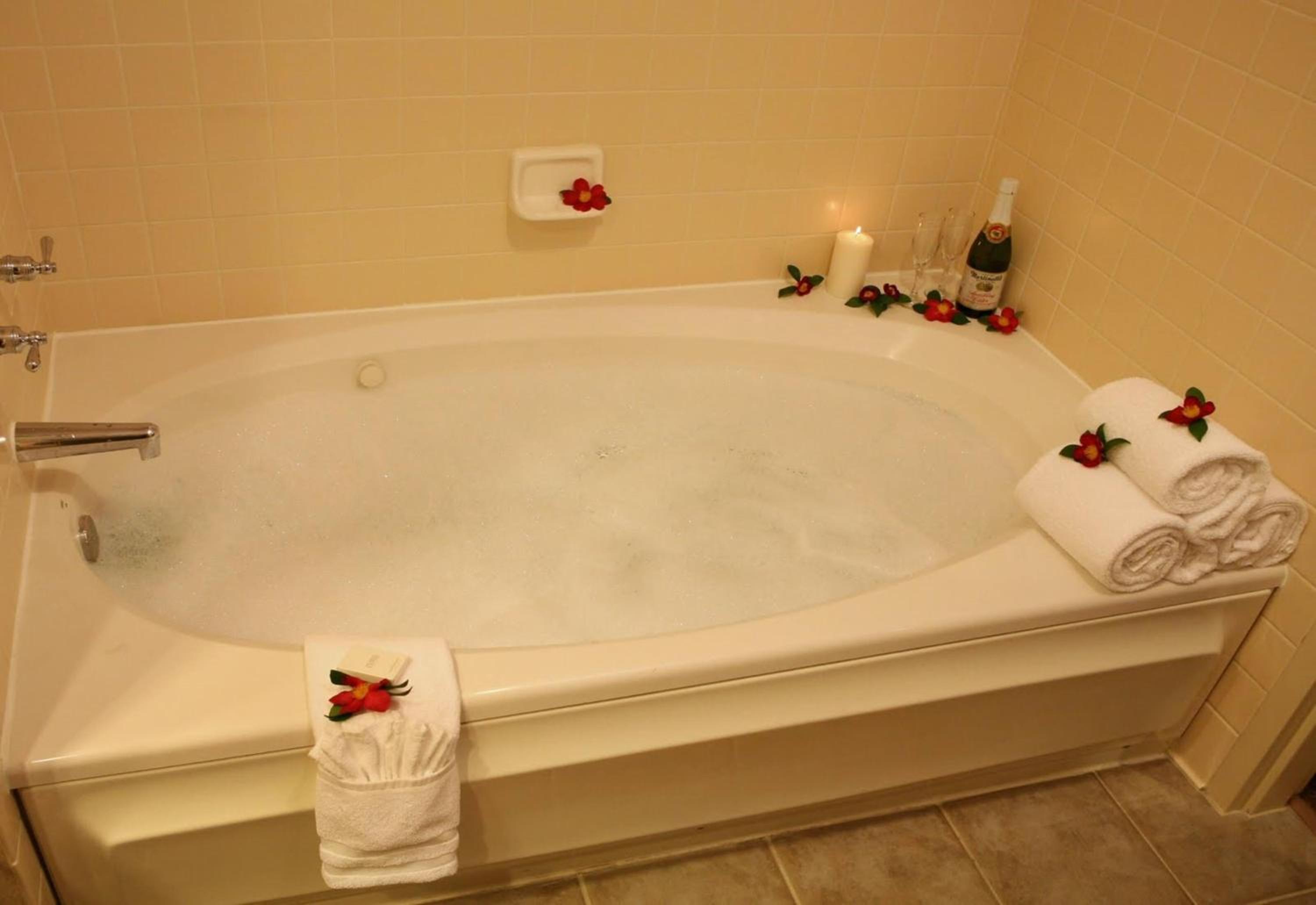 King Suite with Spa Bath and Balcony - Non-Smoking - Photo 4