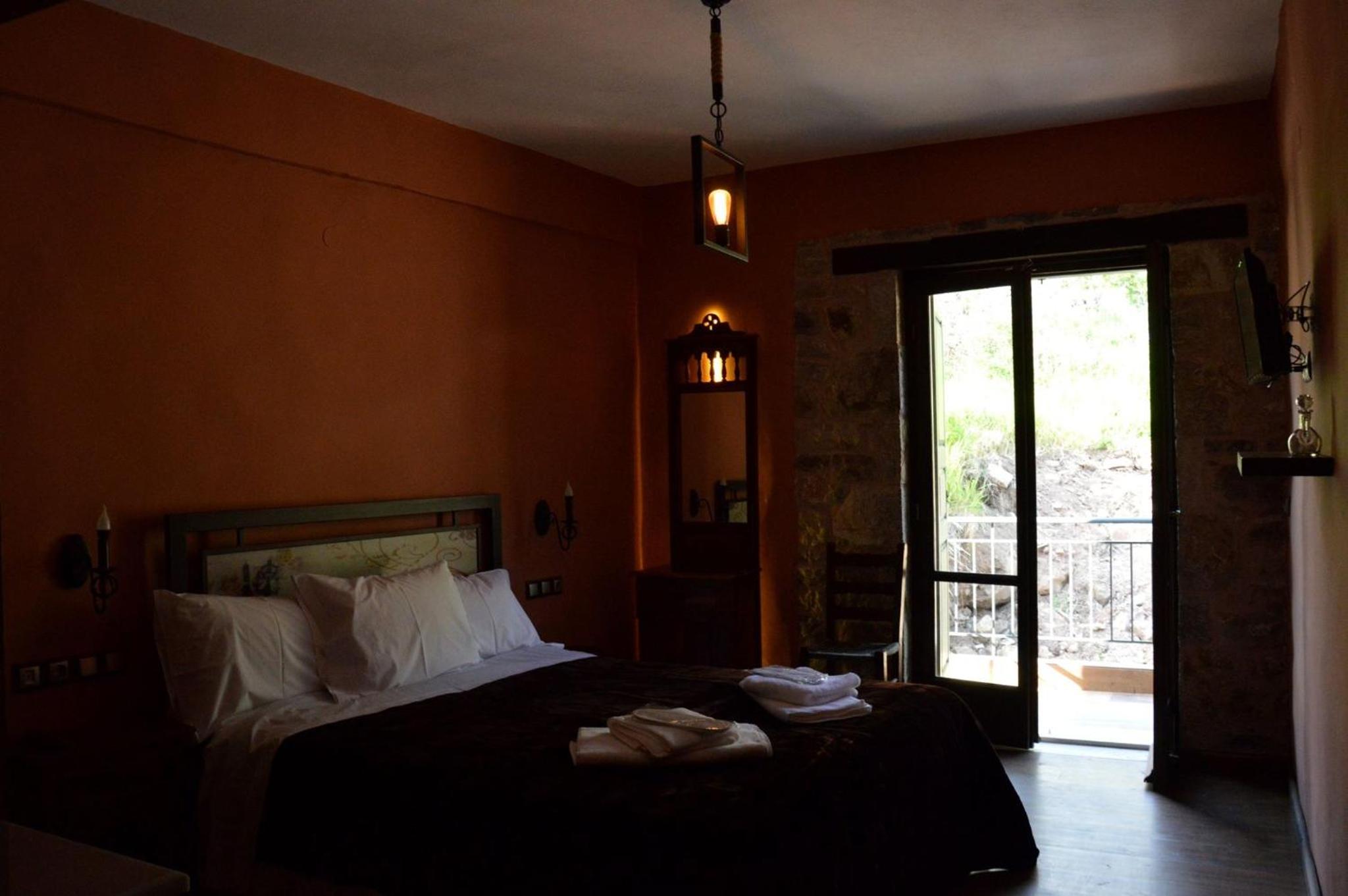 Standard Double or Twin Room - Photo 3