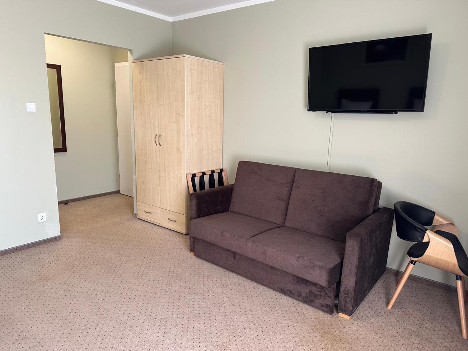 Deluxe Double Room (2 Adults + 1 Child)