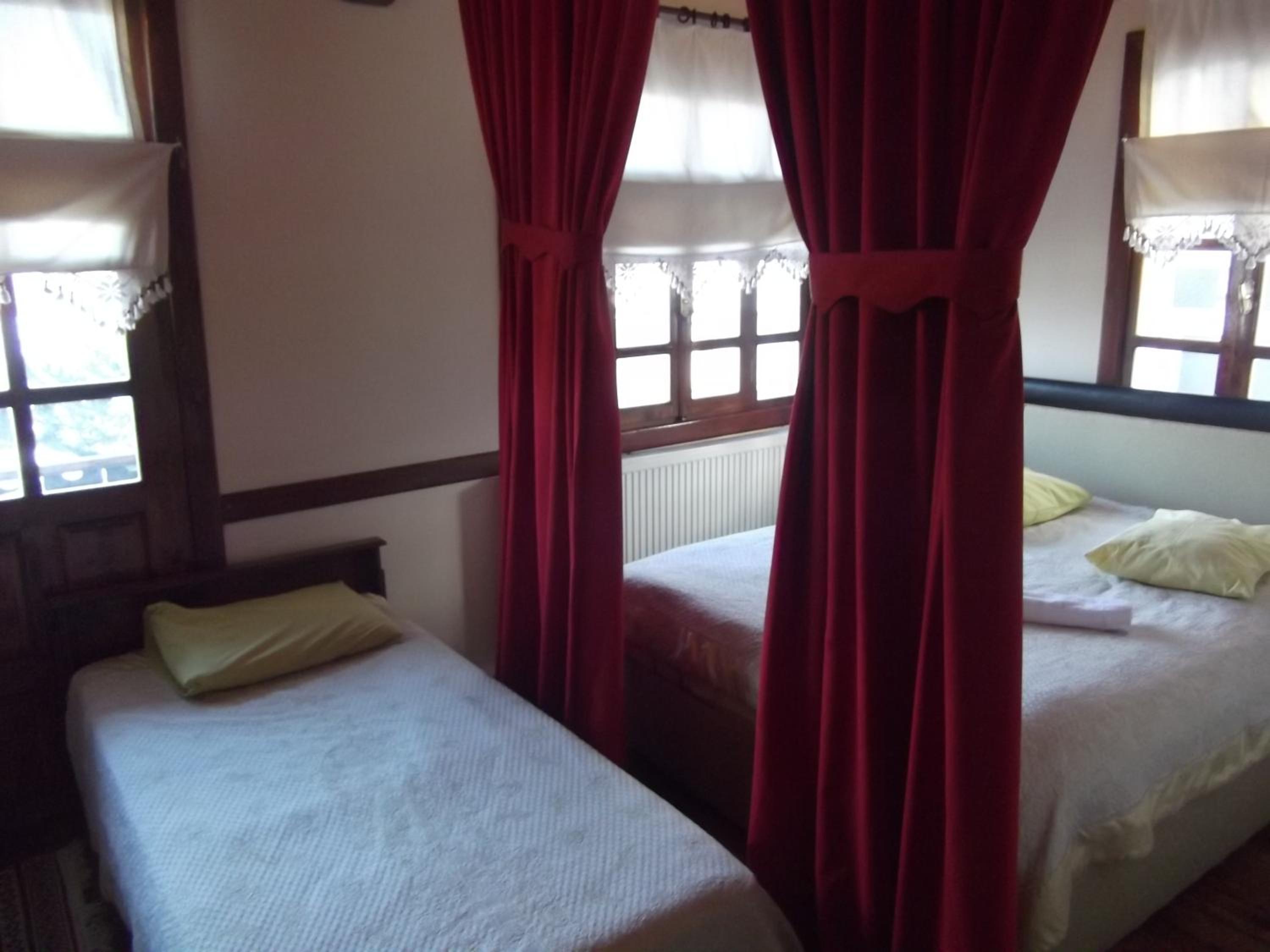 Standard Triple Room photo 3