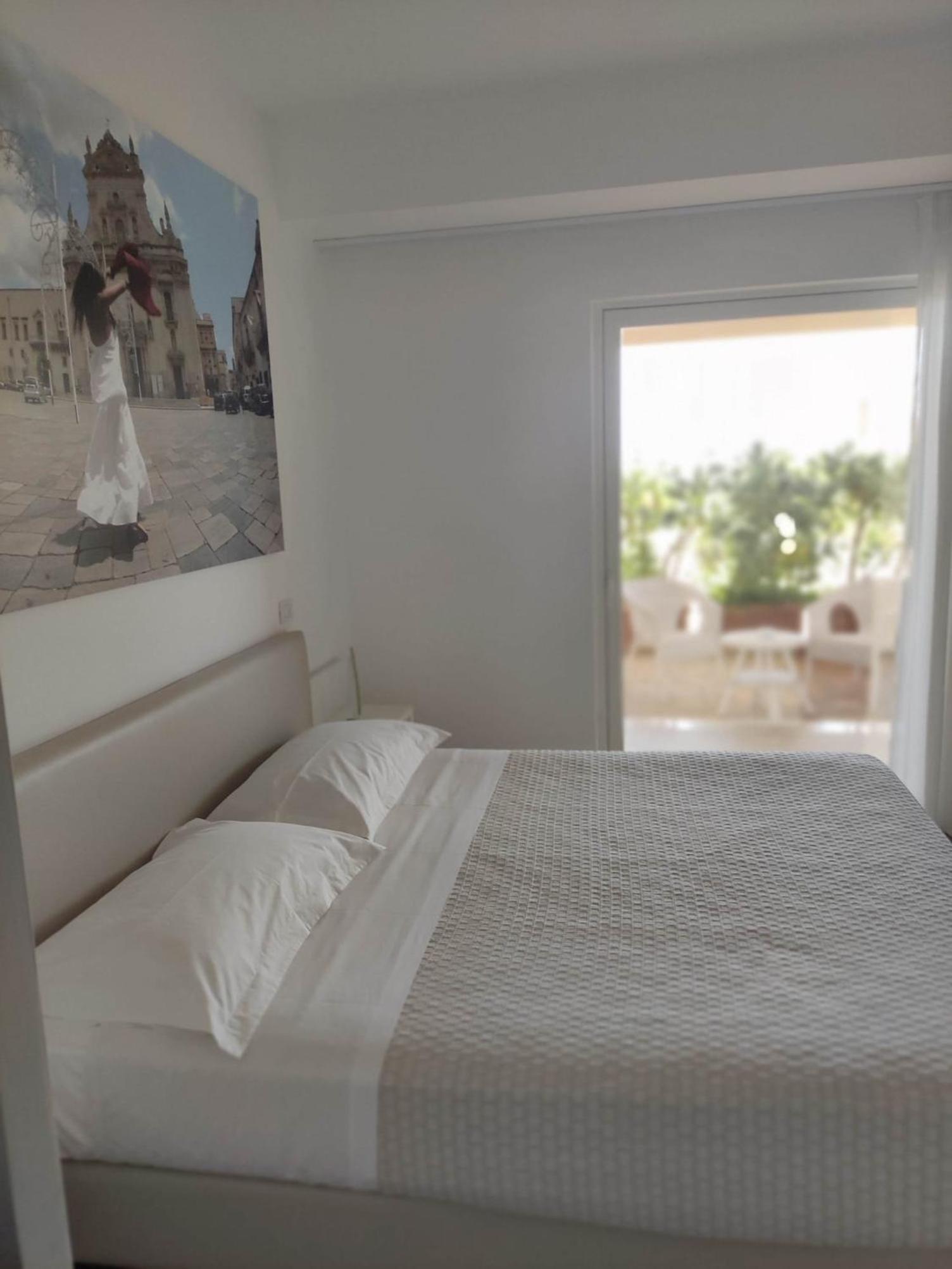 Double Room with Patio and Partial Sea View