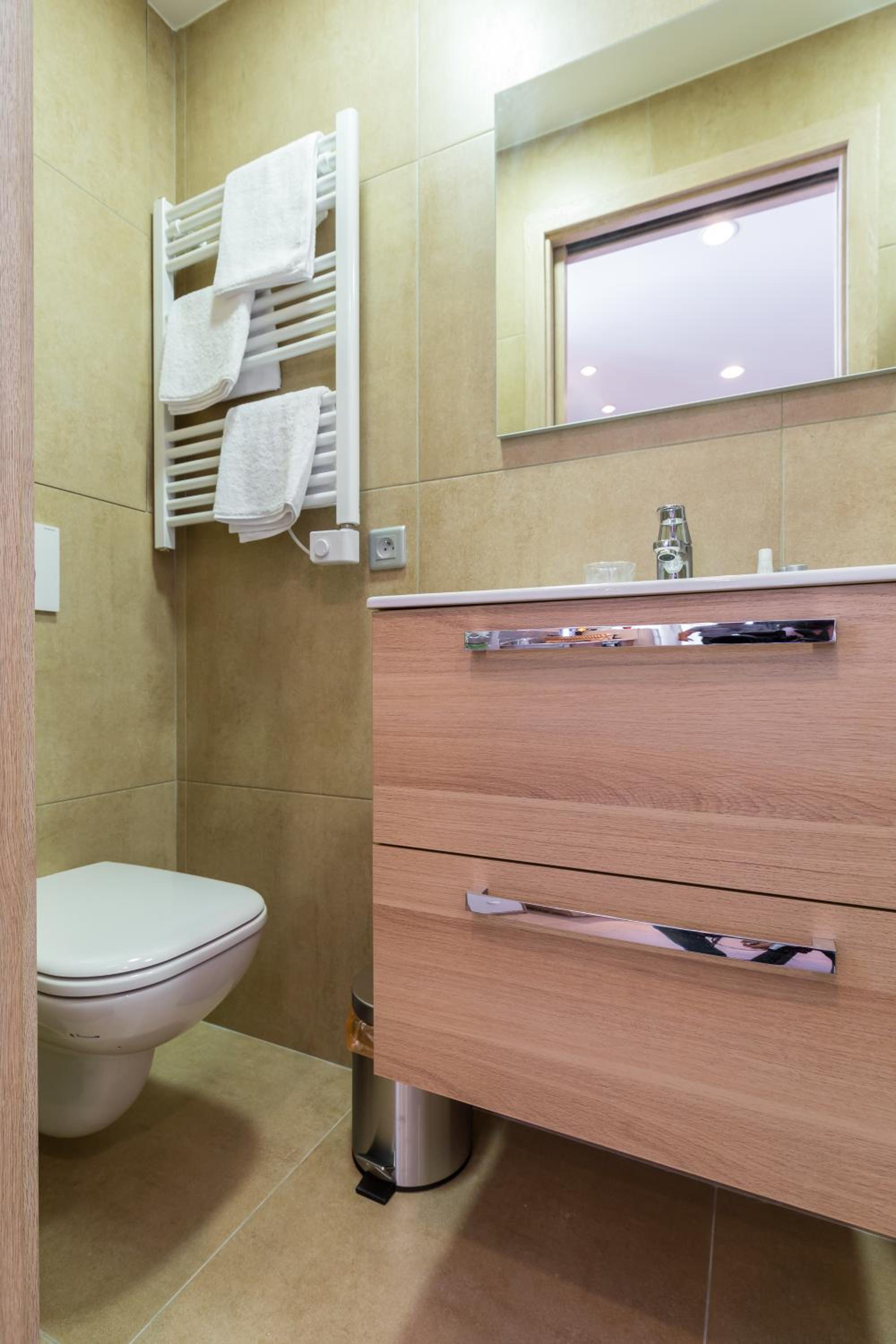 Studio with Balcony (4 Adults)  photo 2