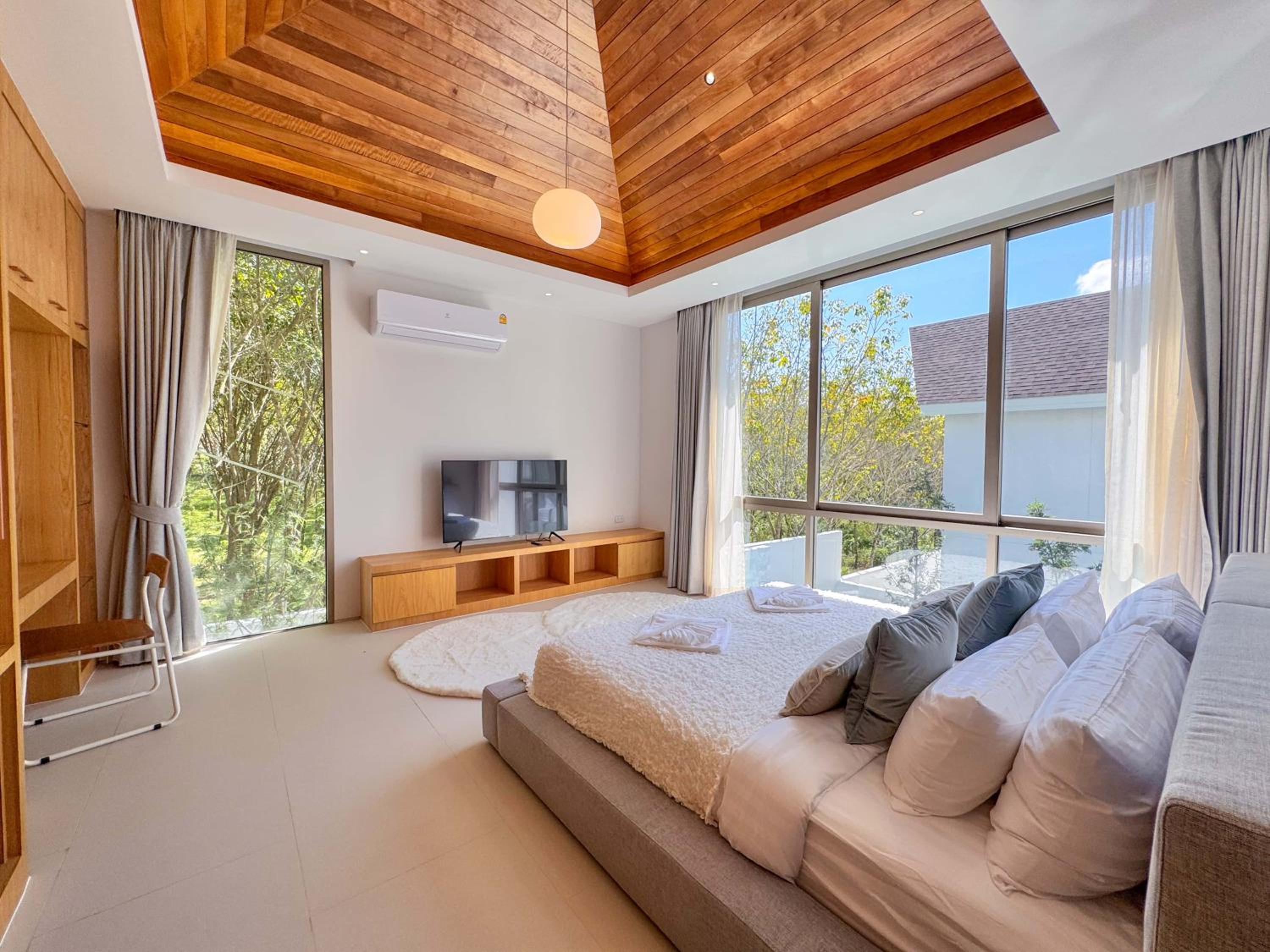 Three-Bedroom Villa photo 3