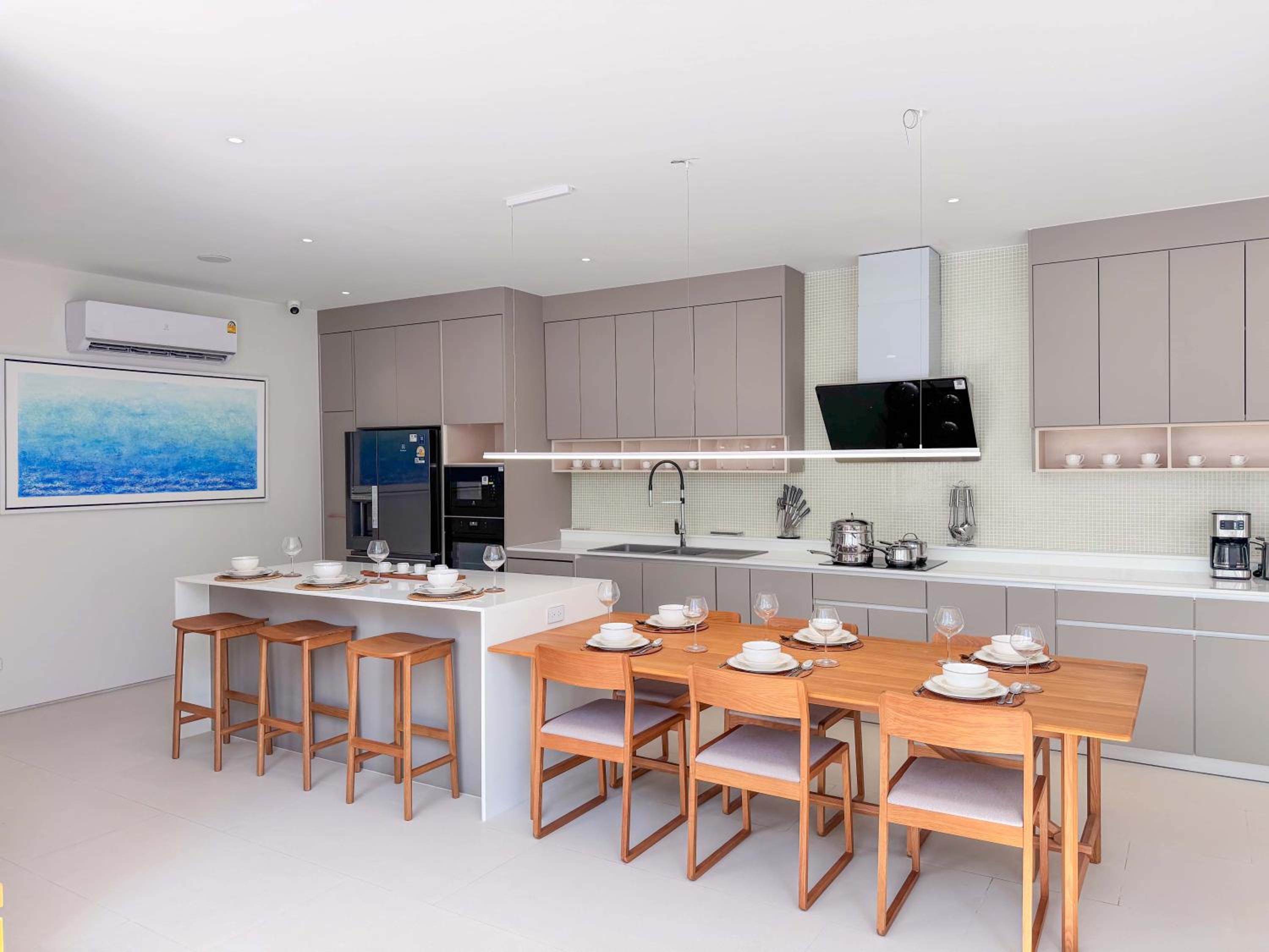 Three-Bedroom Villa photo 2
