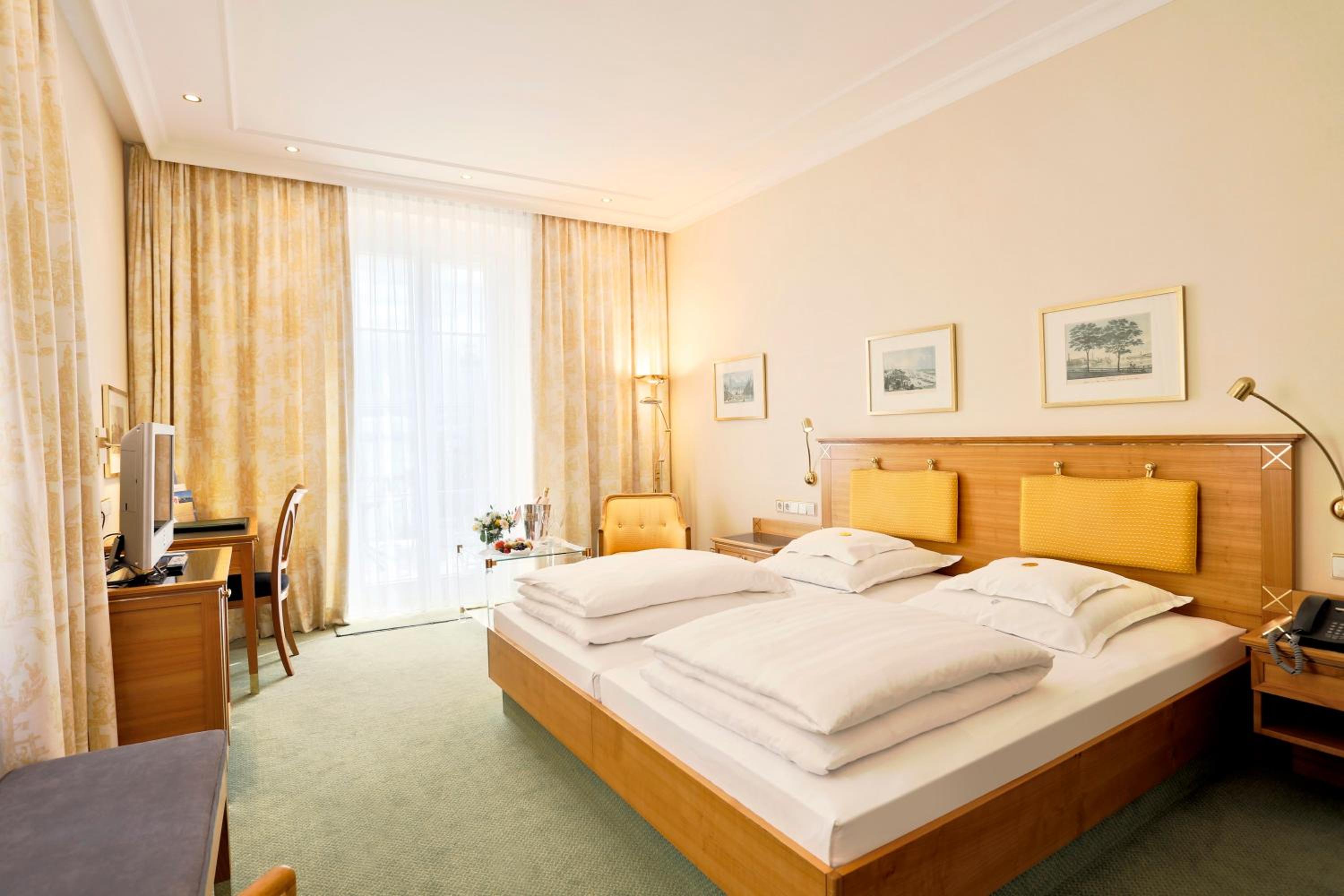 Double Room with Lake View