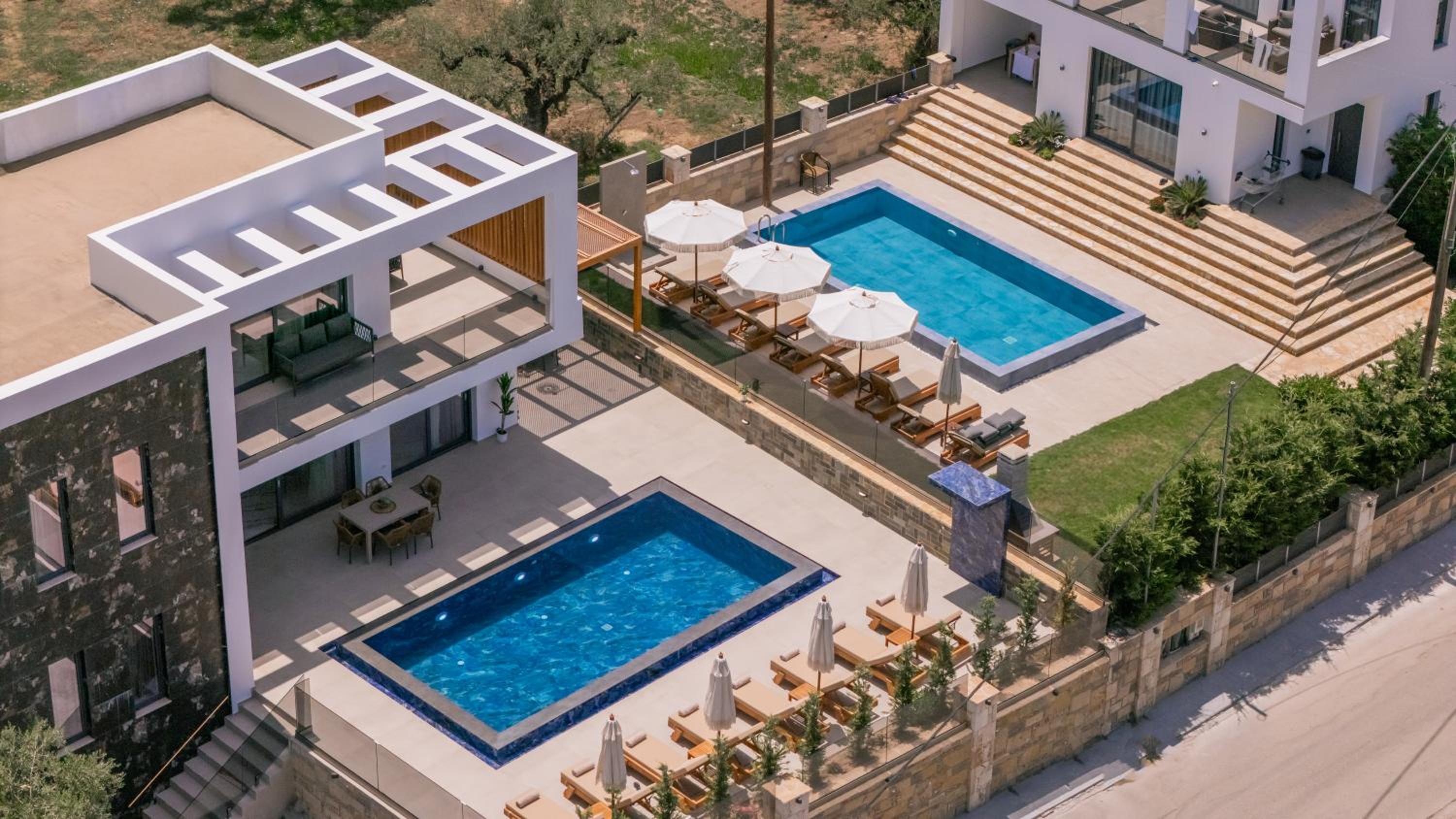 Deluxe Villa photo 2