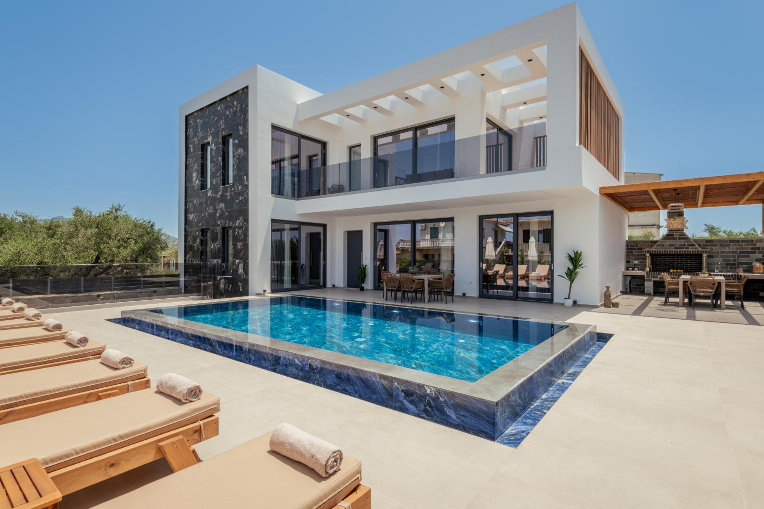 Deluxe Villa photo 1