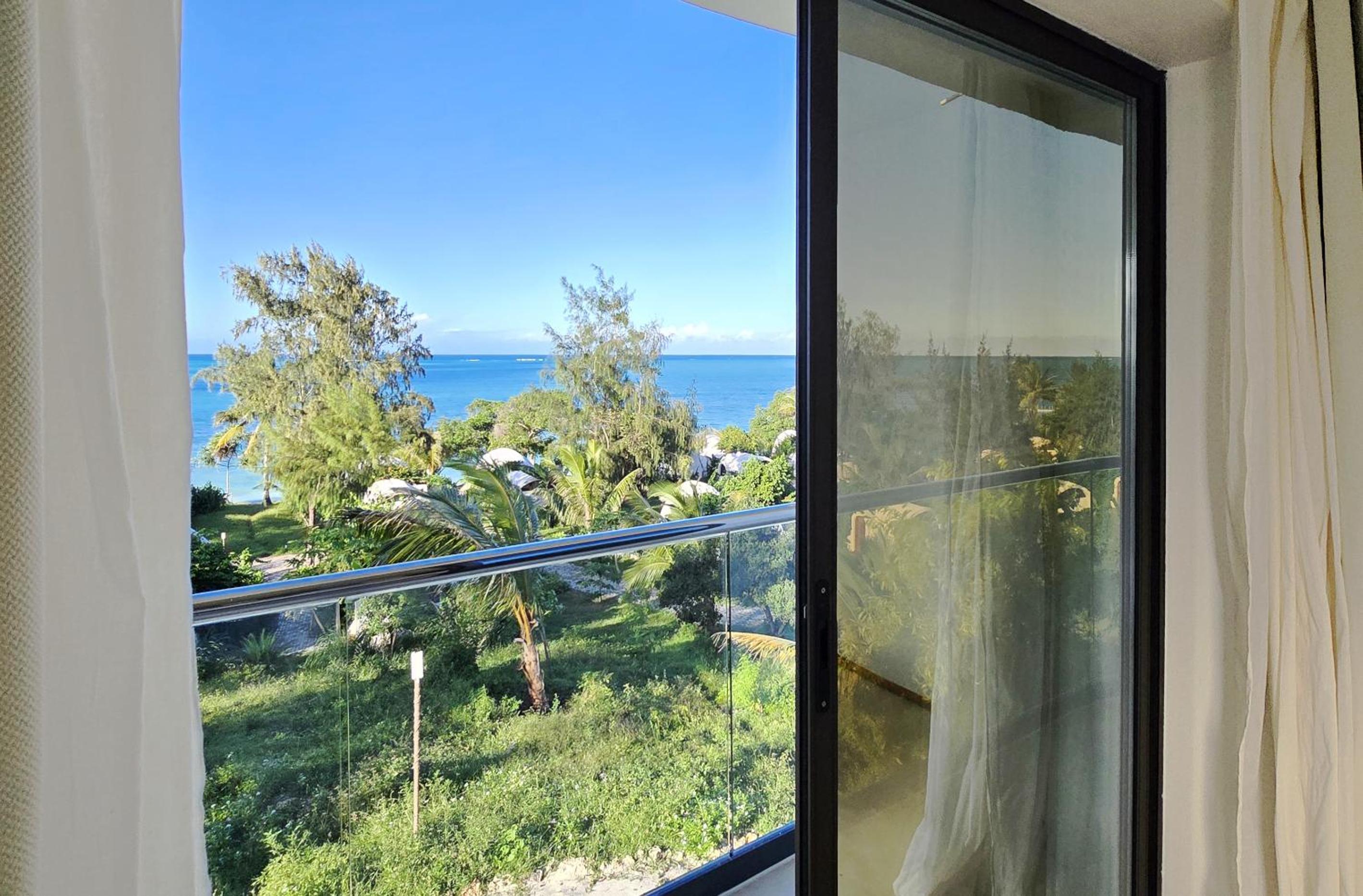 Villa with Rooftop Pool and Ocean View photo 3