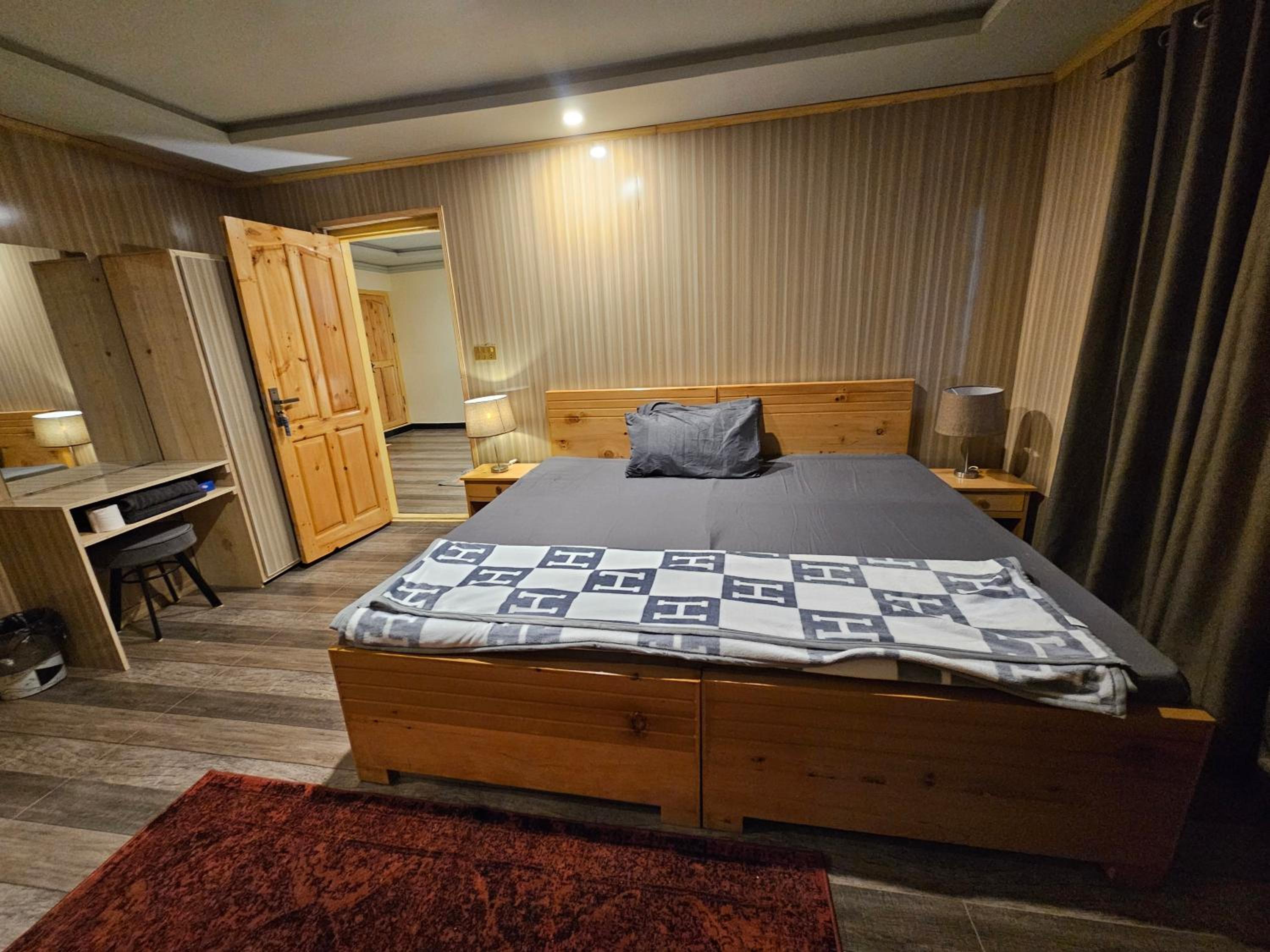 Deluxe Double or Twin Room photo 3